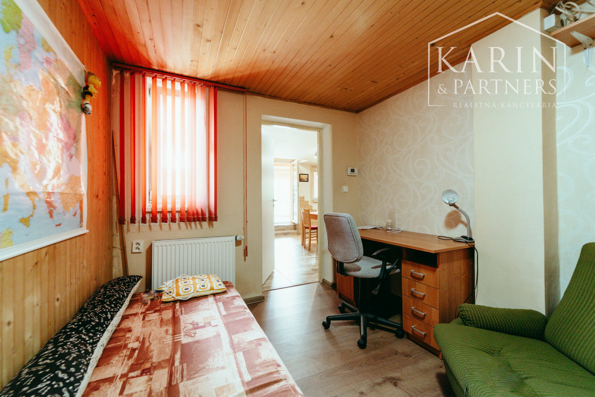 REZERVOVANÉ: 3i rodinný dom po rekonštrukcii s krytou terasou v meste Šaštín-Stráže