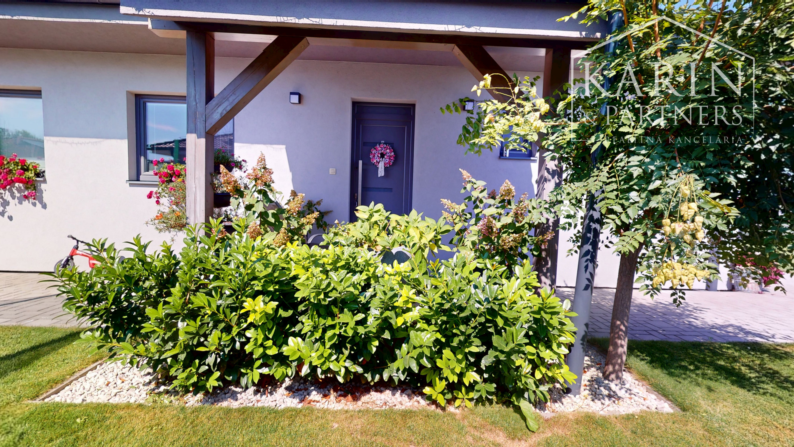 Na predaj: Štýlový 5-izbový rodinný dom s krásnou záhradou v obľúbenej lokalite Hrubá Borša