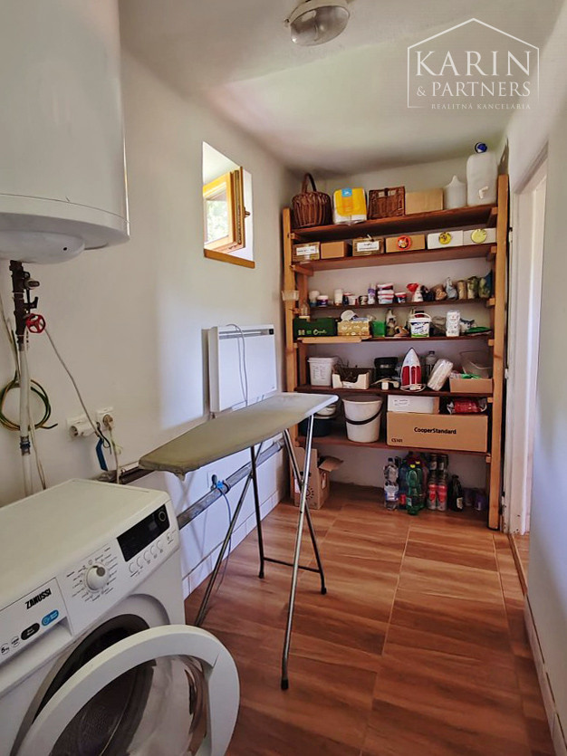 Chalupa pod lesom s ovocným sadom, 4144 m2, Nová Bošáca.