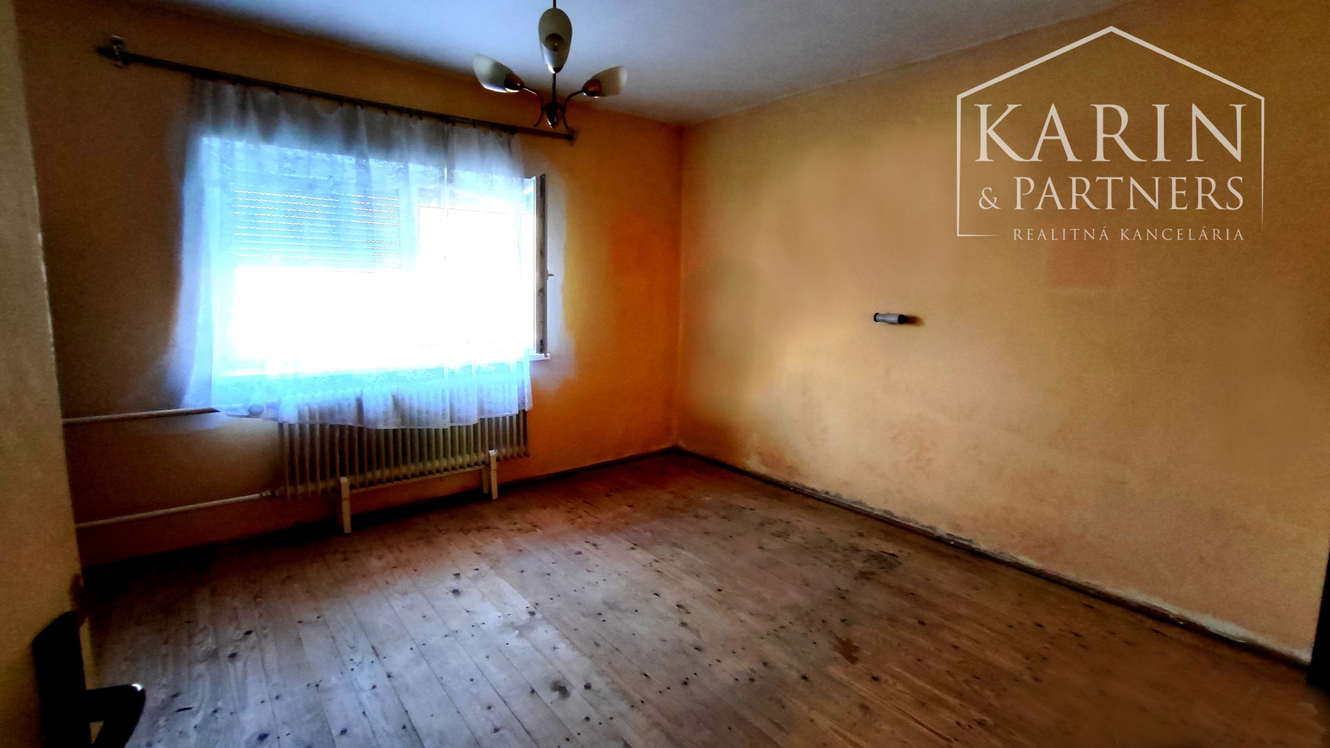 EXKLUZÍVNE: Rodinný dom na poz. 9á, garáž, Trnovec n/Váhom