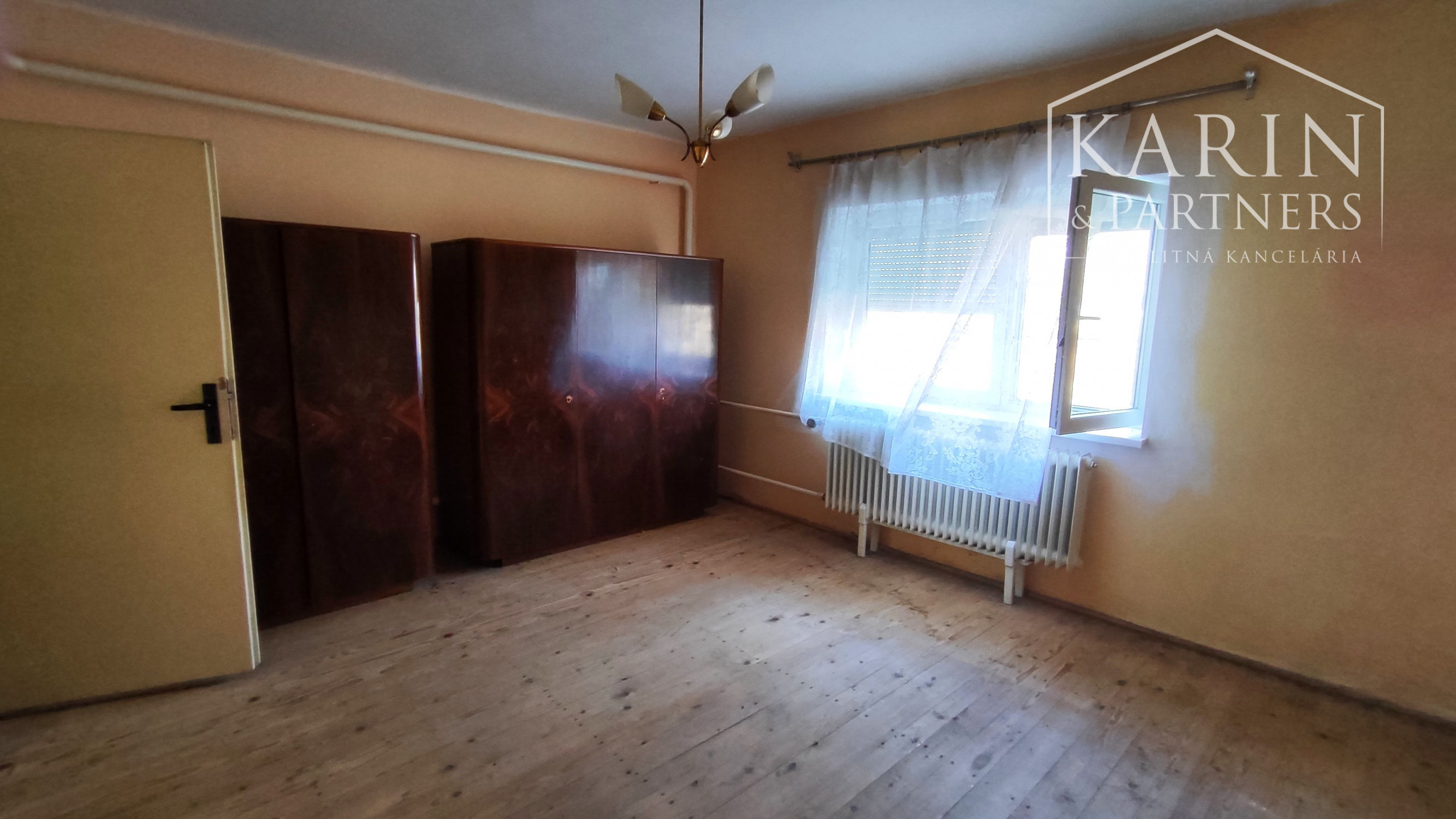 EXKLUZÍVNE: Rodinný dom na poz. 9á, garáž, Trnovec n/Váhom