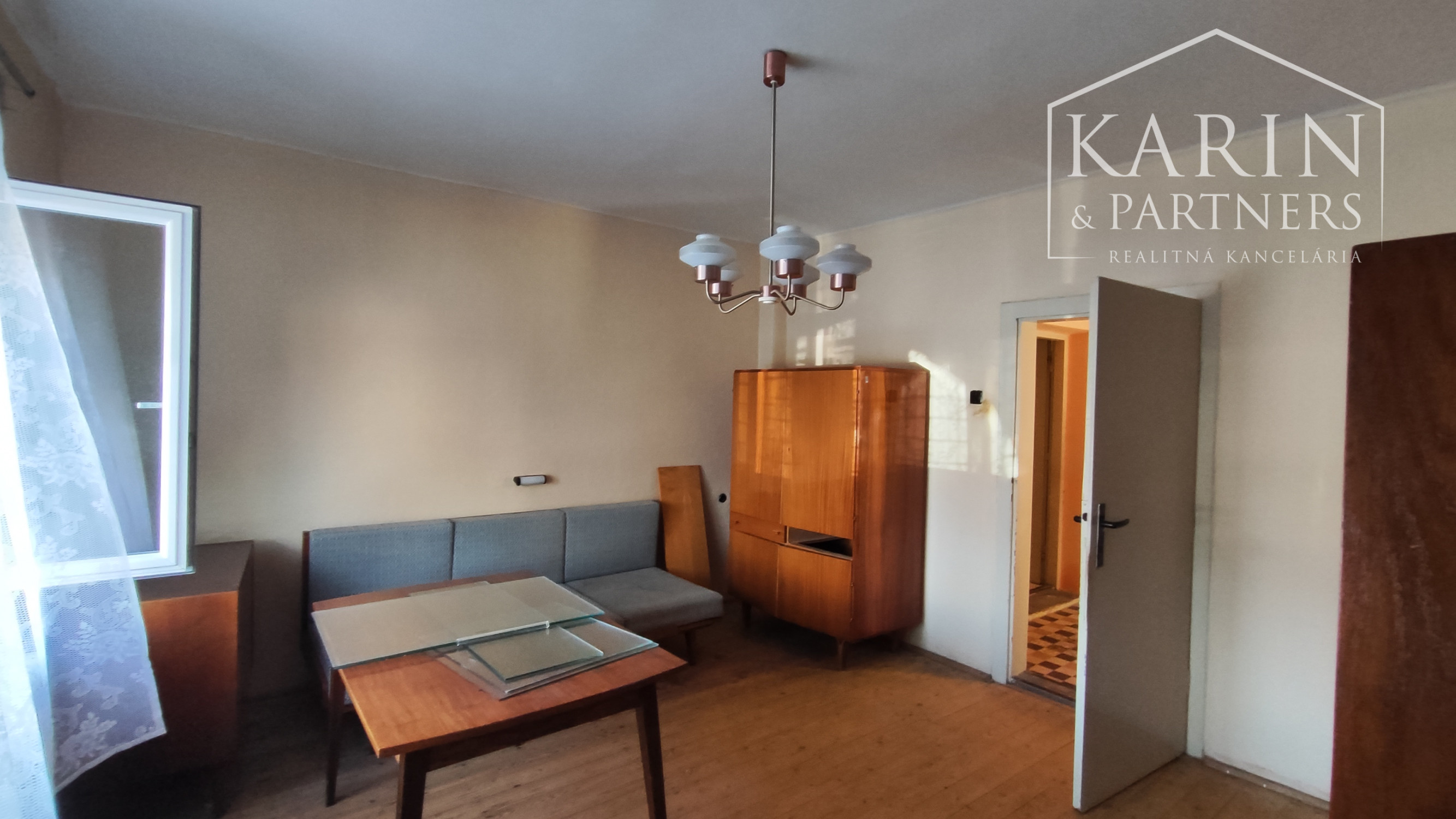 EXKLUZÍVNE: Rodinný dom na poz. 9á, garáž, Trnovec n/Váhom