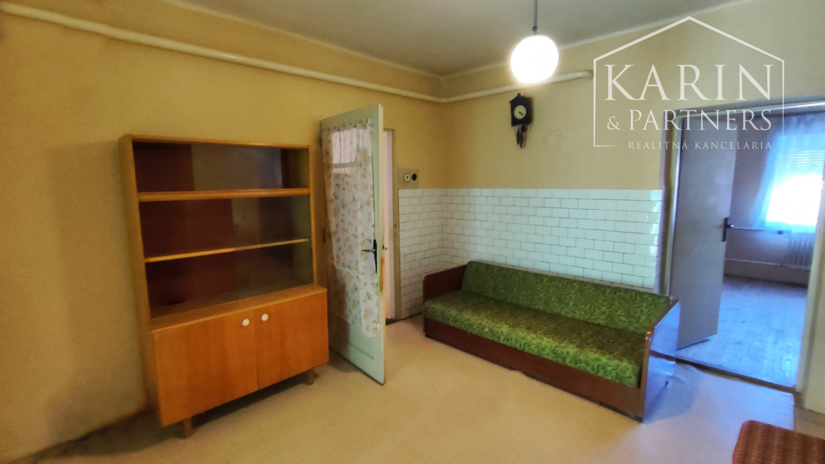 EXKLUZÍVNE: Rodinný dom na poz. 9á, garáž, Trnovec n/Váhom