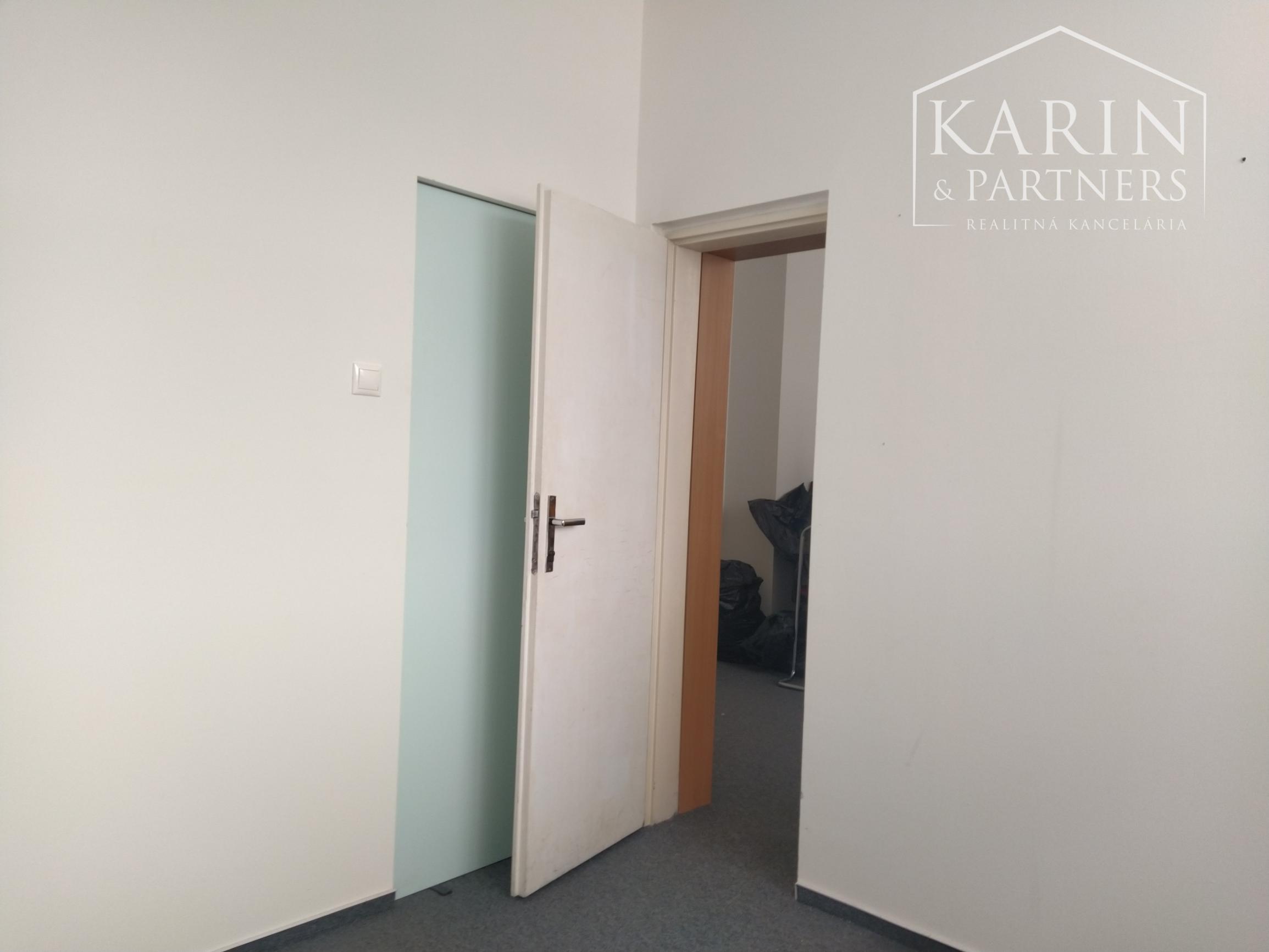 Prenájom 2 viacúčelové miestnosti 24 m2 s parkovaním, Agátová ul., Dúbravka, BA IV.