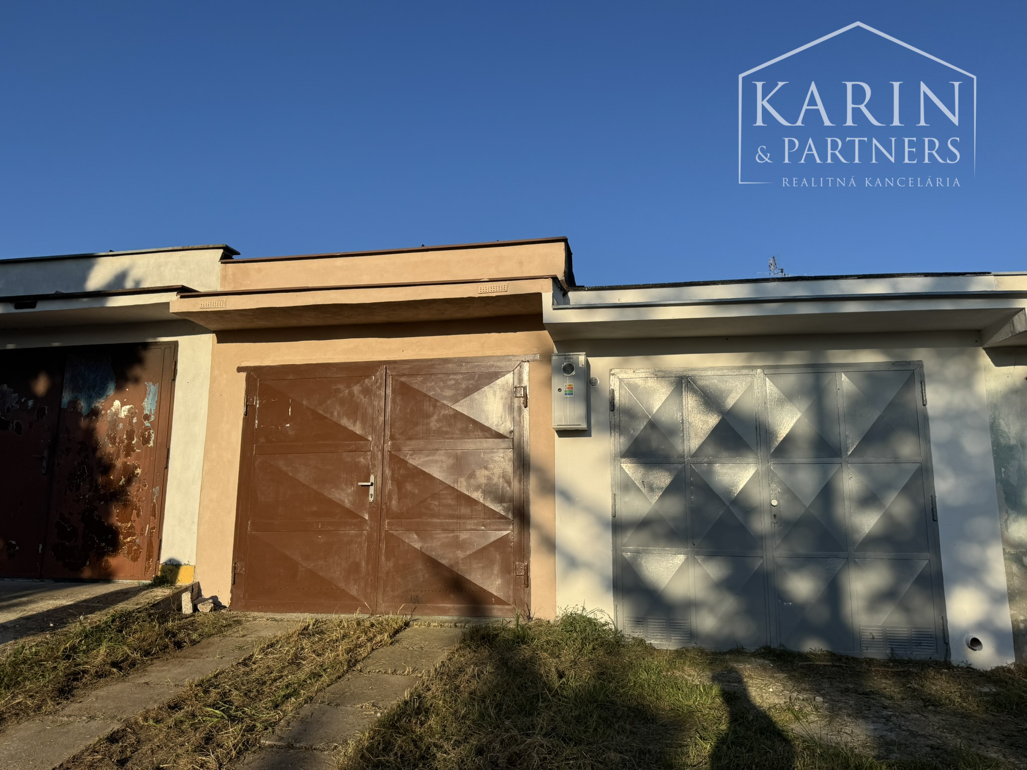 NA PREDAJ GARÁŽ - ul. Veterná, Holíč