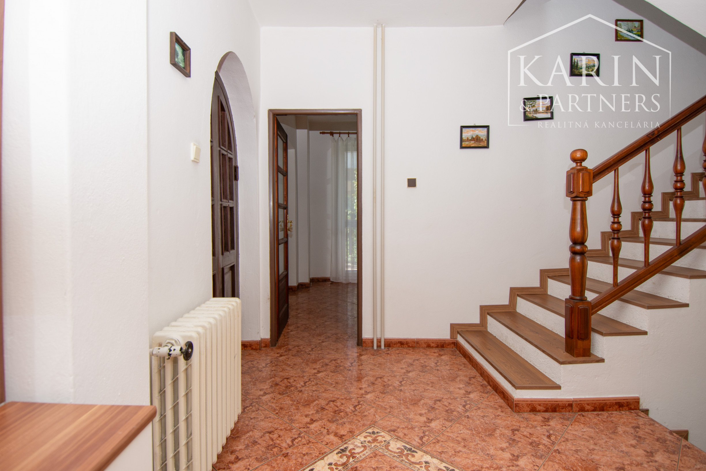 Na predaj 4 izbový rodinný dom v Lehniciach s garážou