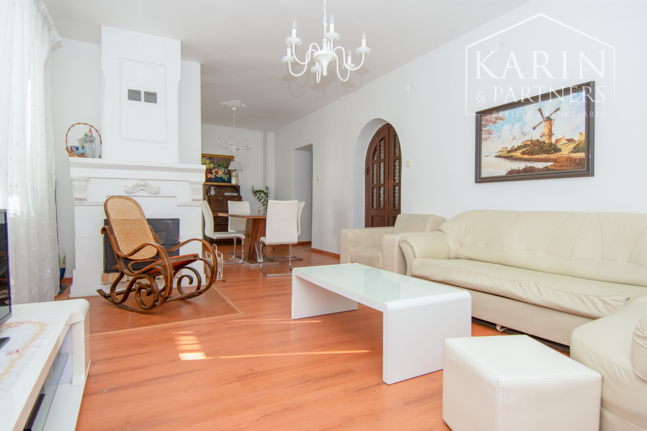 Na predaj 4 izbový rodinný dom v Lehniciach s garážou