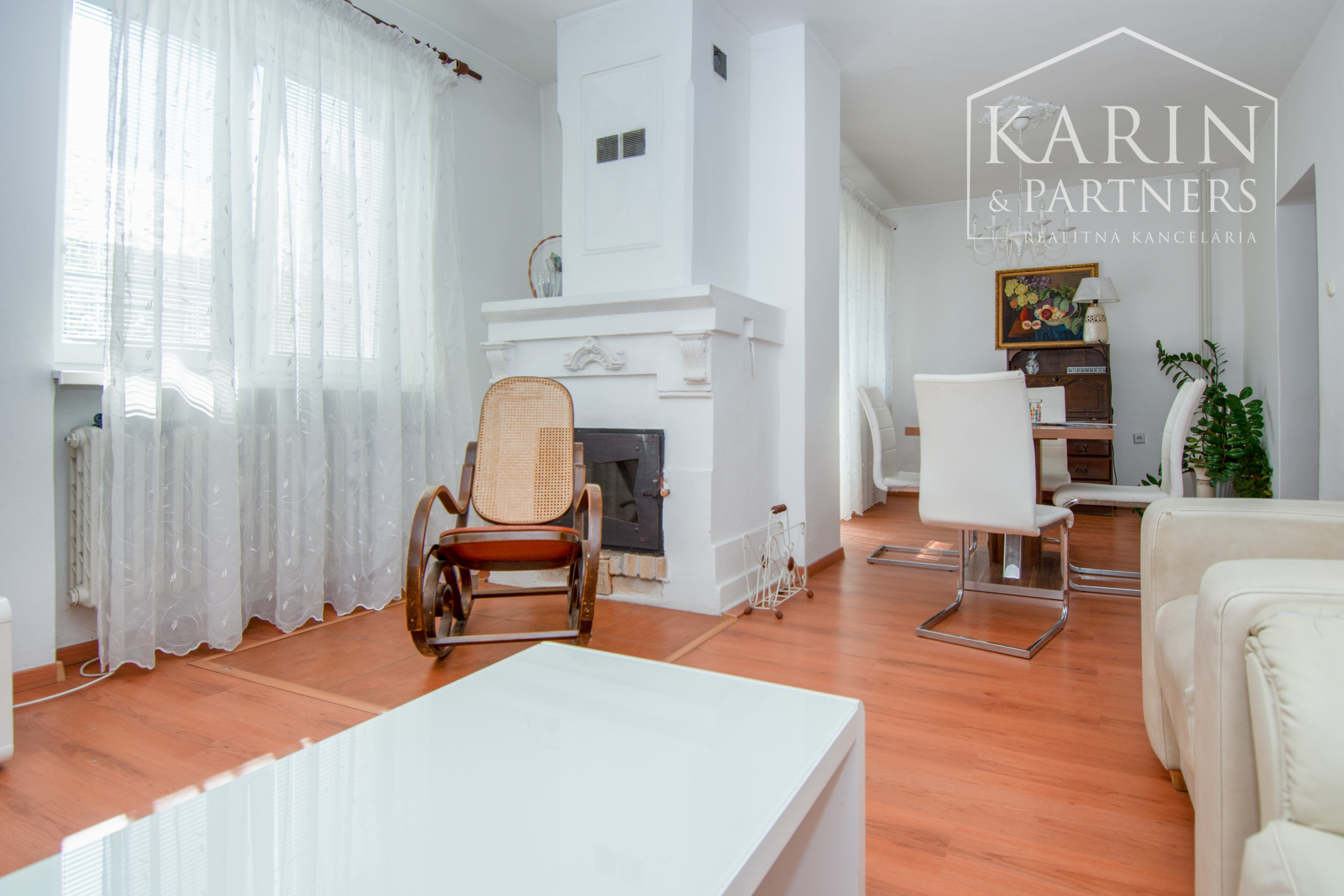 Na predaj 4 izbový rodinný dom v Lehniciach s garážou