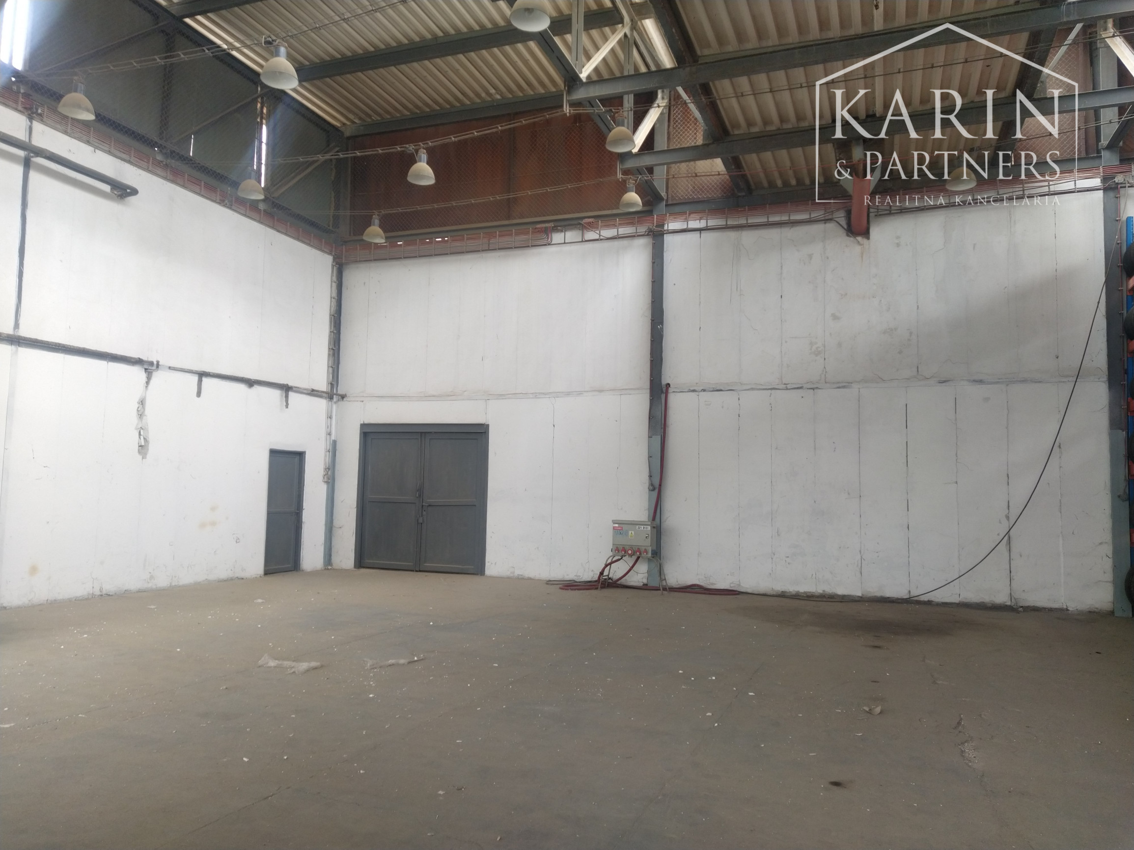 Prenájom hala 212 m2 s parkovaním a odstavnými plochami, Agátová ul., Dúbravka, BA IV.