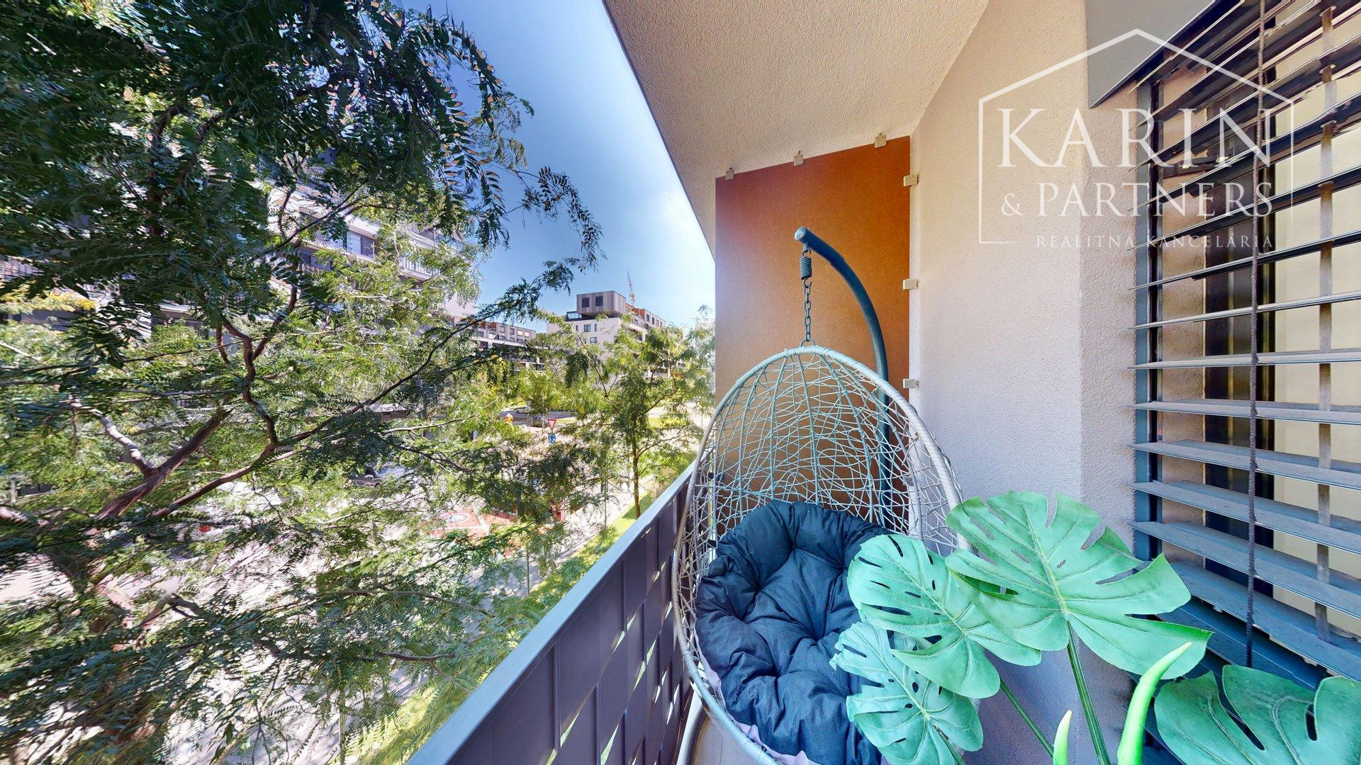 REZERVOVANÉ DIZAJNOVO ZARIADENÝ 2I BYT S BALKÓNOM | SLNEČNICE | ZÓNA MESTO