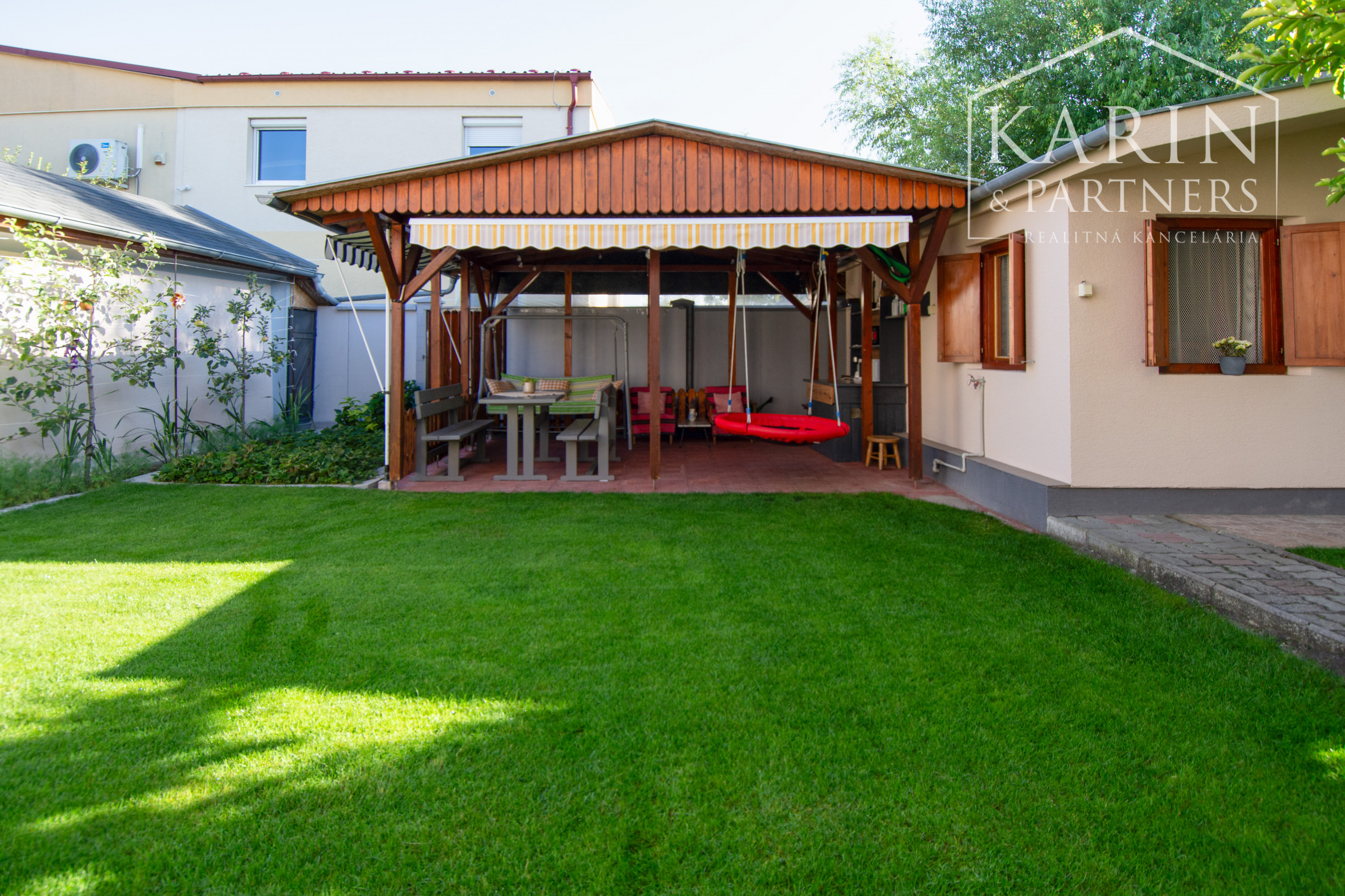 Na predaj krásny a priestranný  rodinný dom, Šamorín-Mliečno