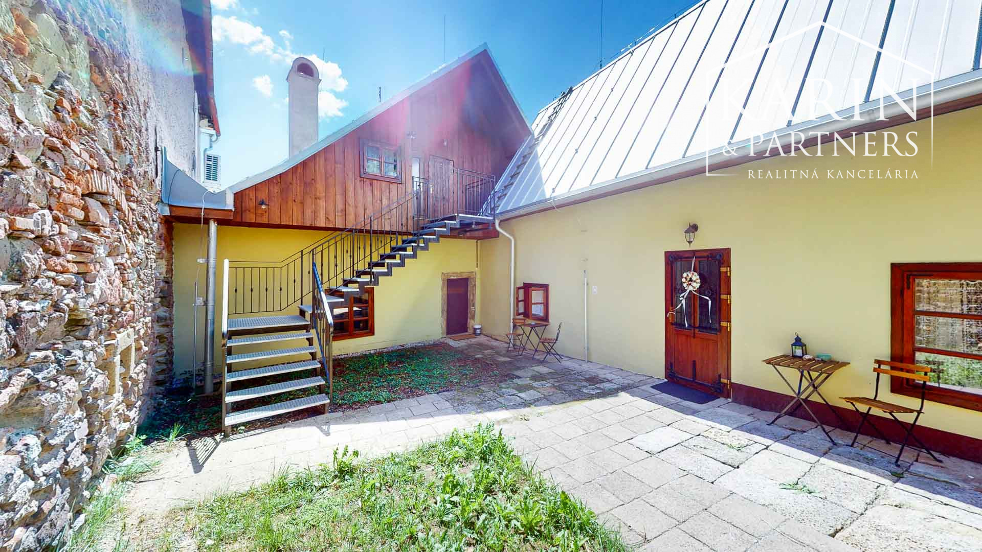 Zabehnutý Mezonet s Terasou a výhľadom na Banskú Štiavnicu