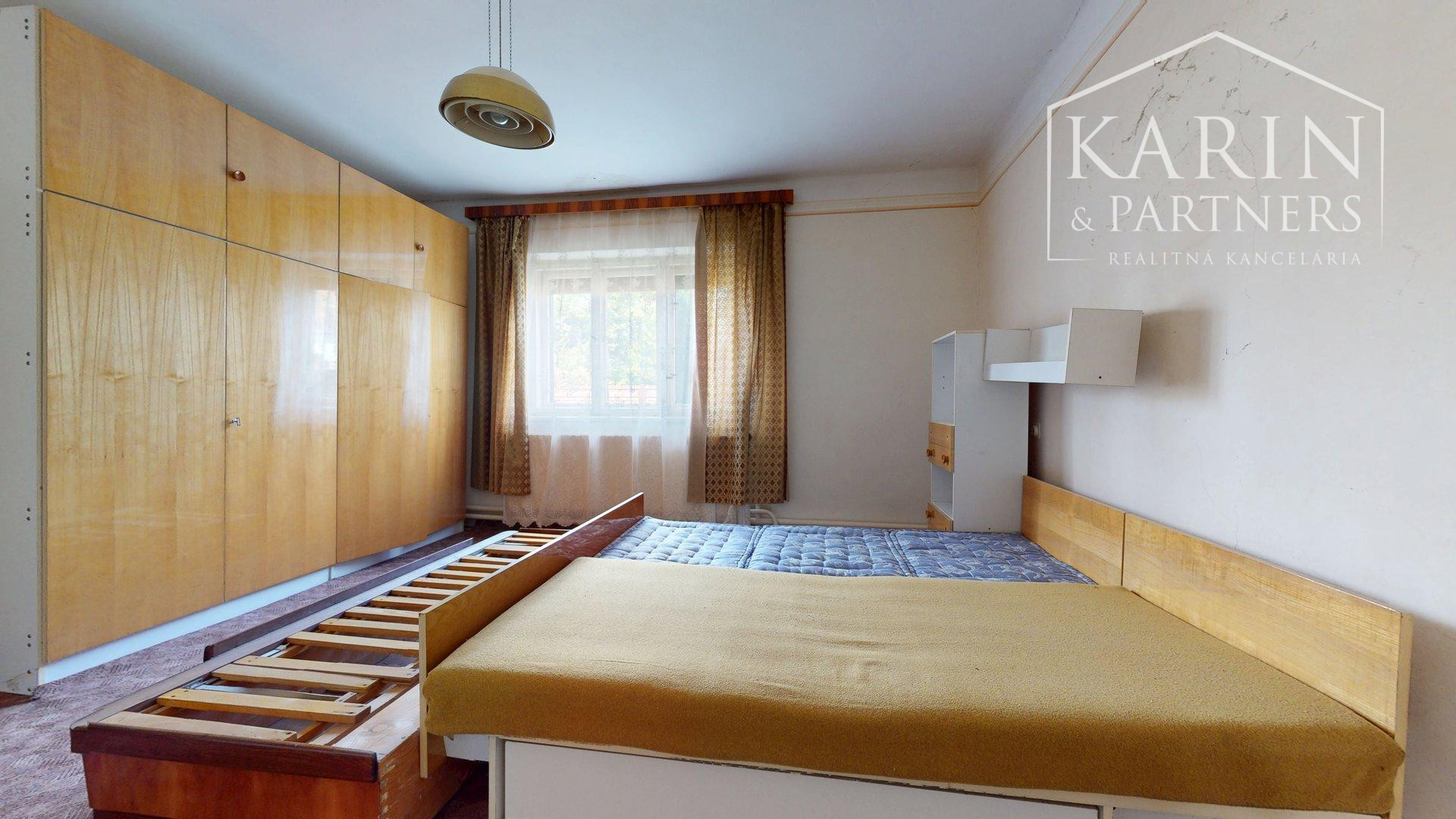 RODINNÝ DOM SO ZÁHRADOU V POKOJNEJ OBCI NA PODUNAJSKEJ NÍŽINE