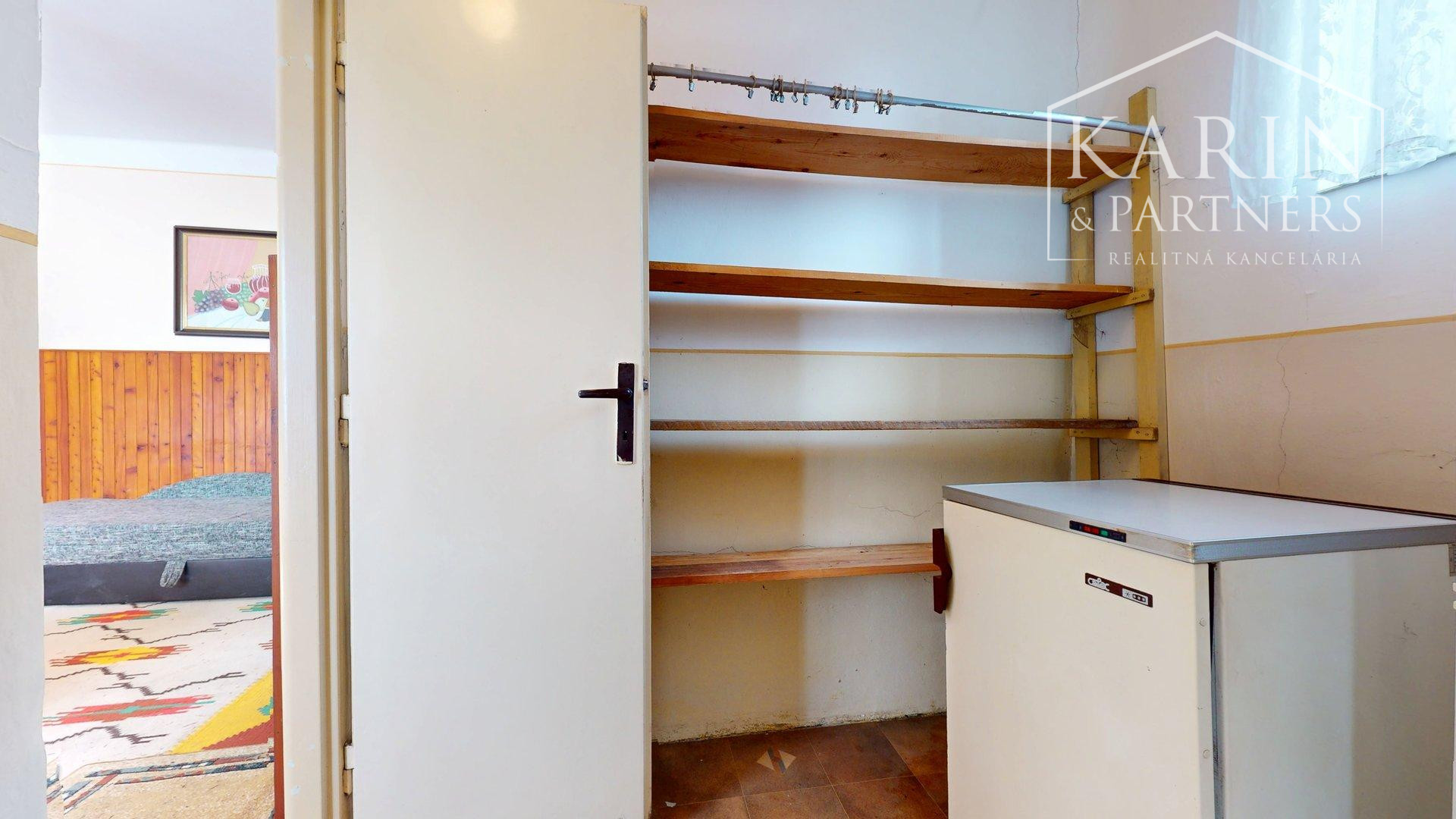 RODINNÝ DOM SO ZÁHRADOU V POKOJNEJ OBCI NA PODUNAJSKEJ NÍŽINE