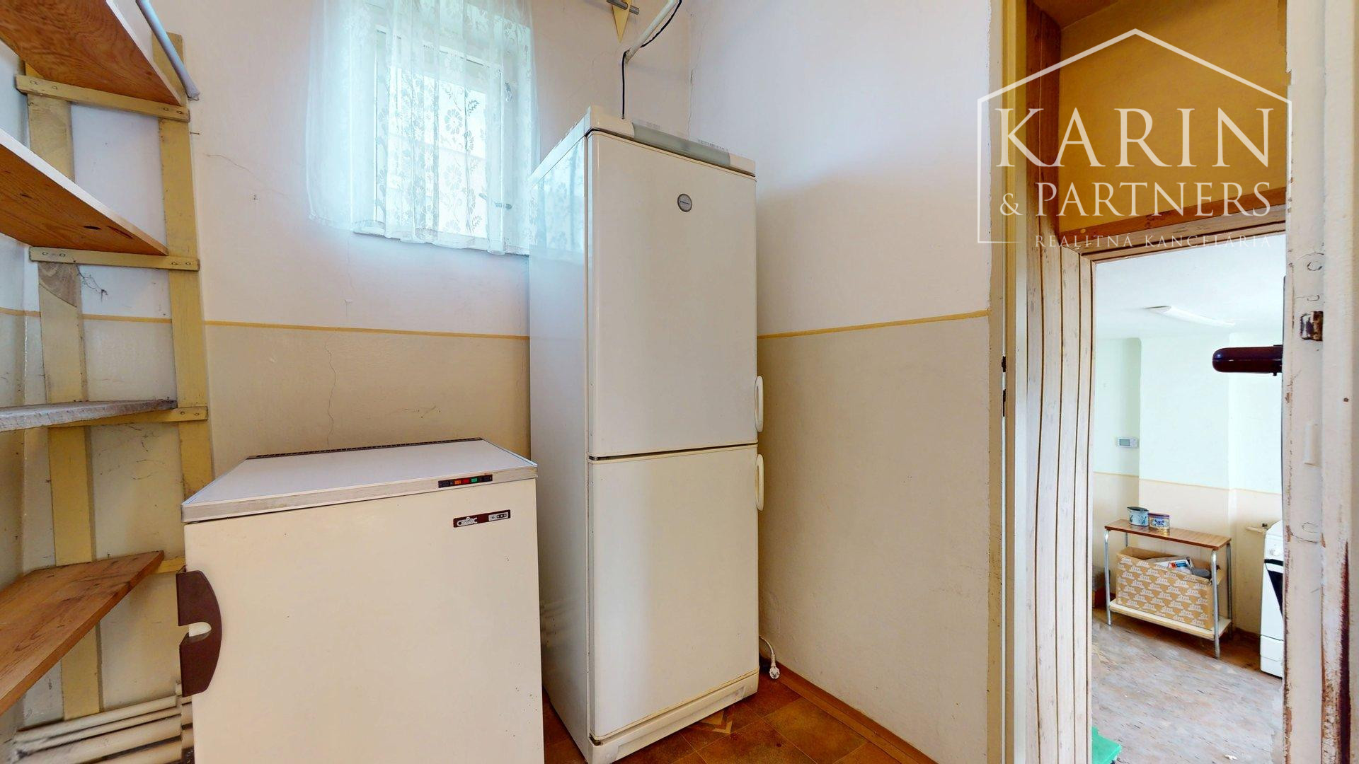 RODINNÝ DOM SO ZÁHRADOU V POKOJNEJ OBCI NA PODUNAJSKEJ NÍŽINE