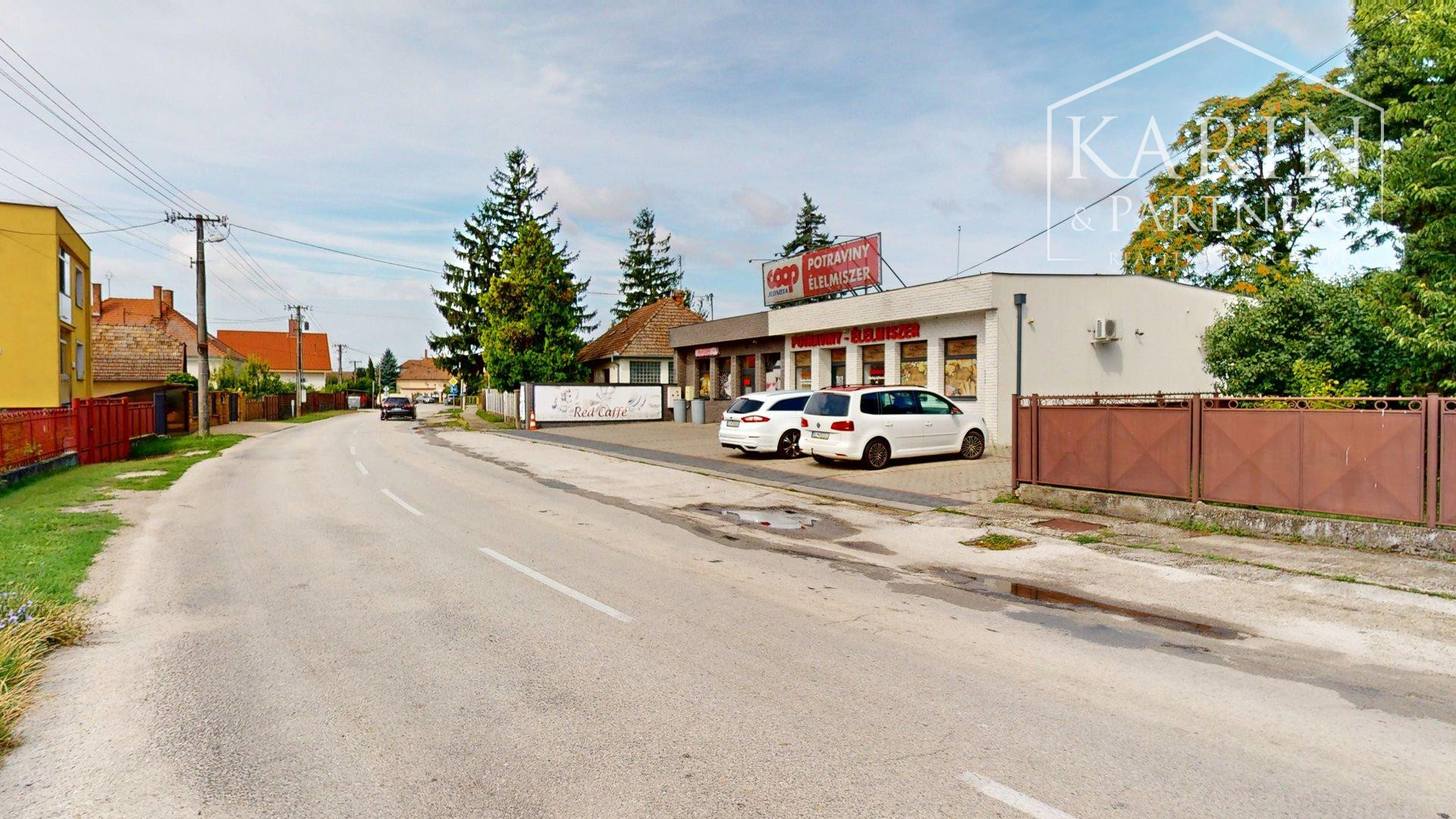 RODINNÝ DOM SO ZÁHRADOU V POKOJNEJ OBCI NA PODUNAJSKEJ NÍŽINE