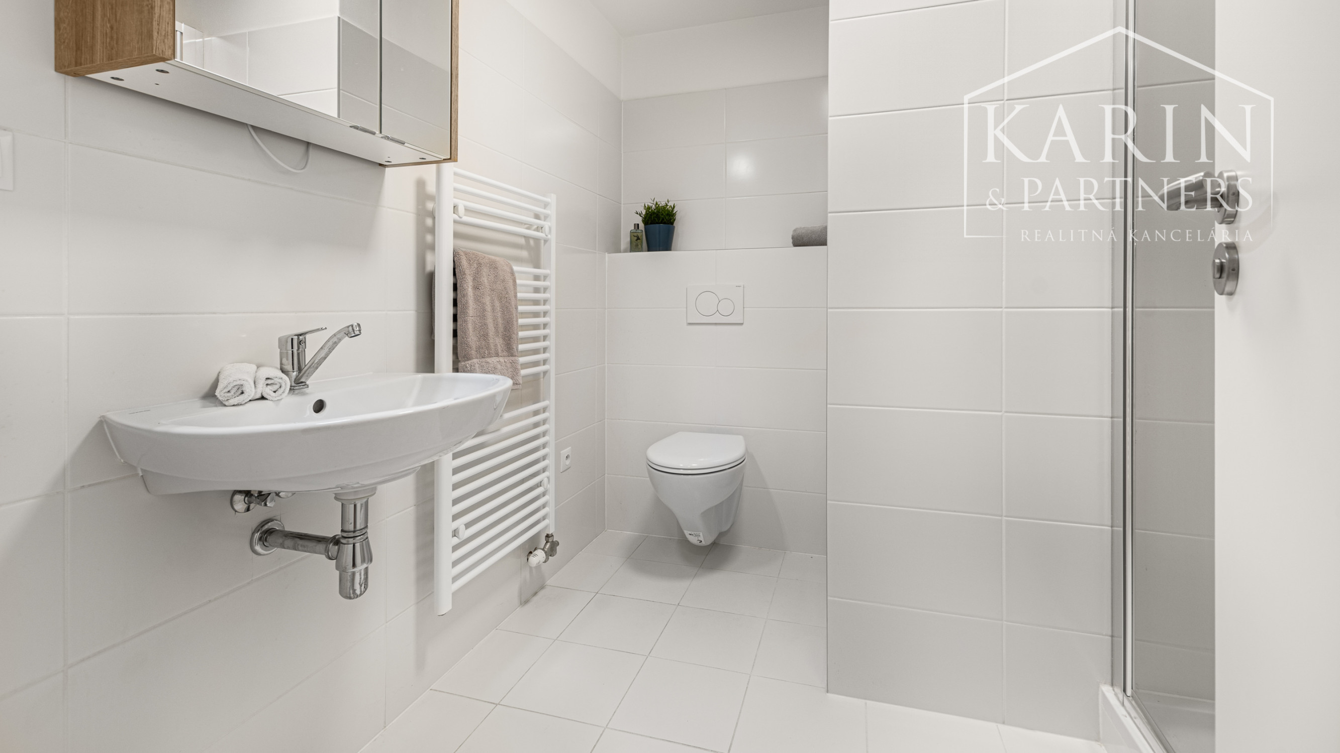 Prenájom 2 izbový byt s predzáhradkou