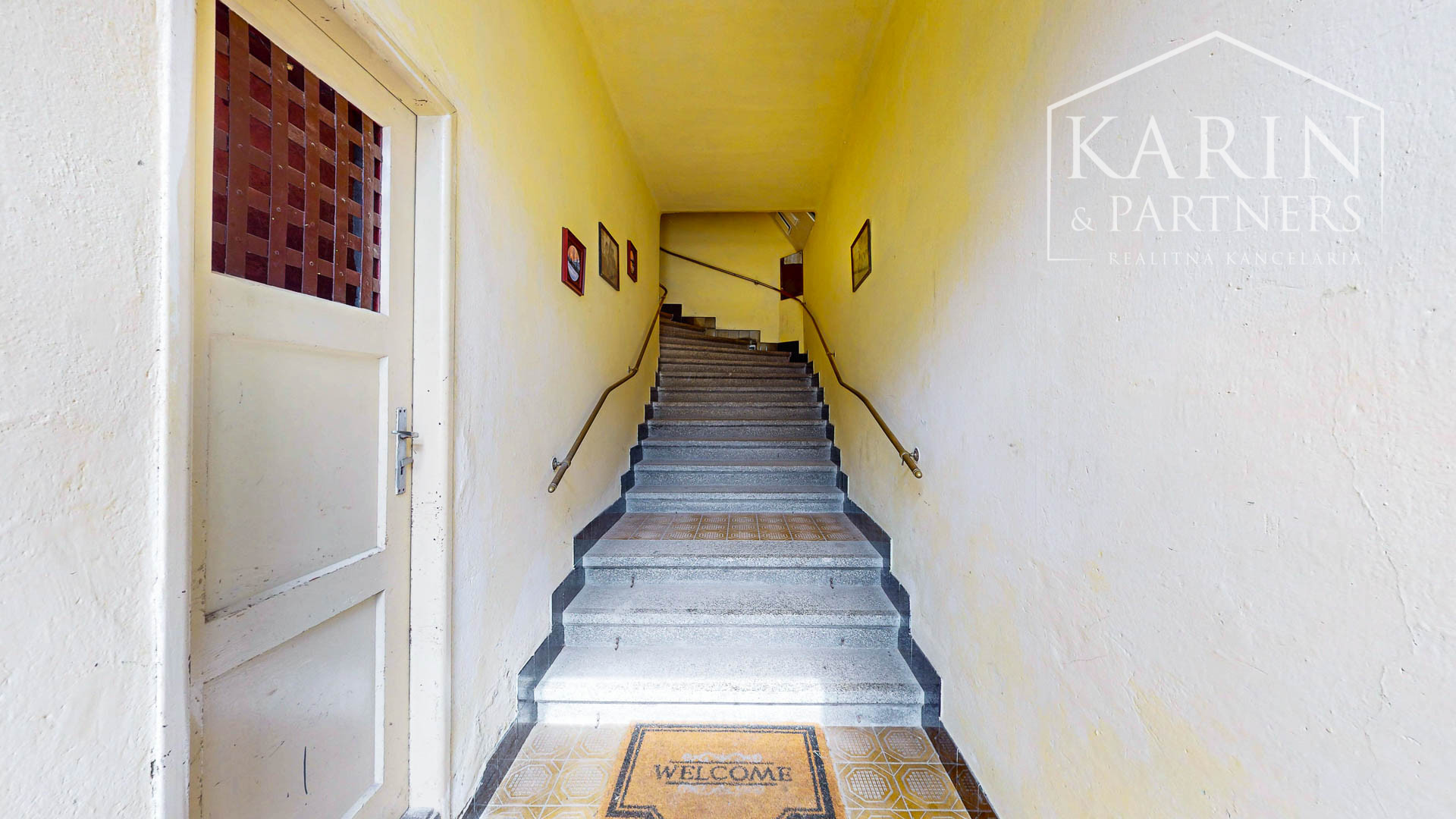 Rodinný dom s priestormi na podnikanie so záhradou a možnosťou vybudovania podkrovia v centre Banskej Štiavnice