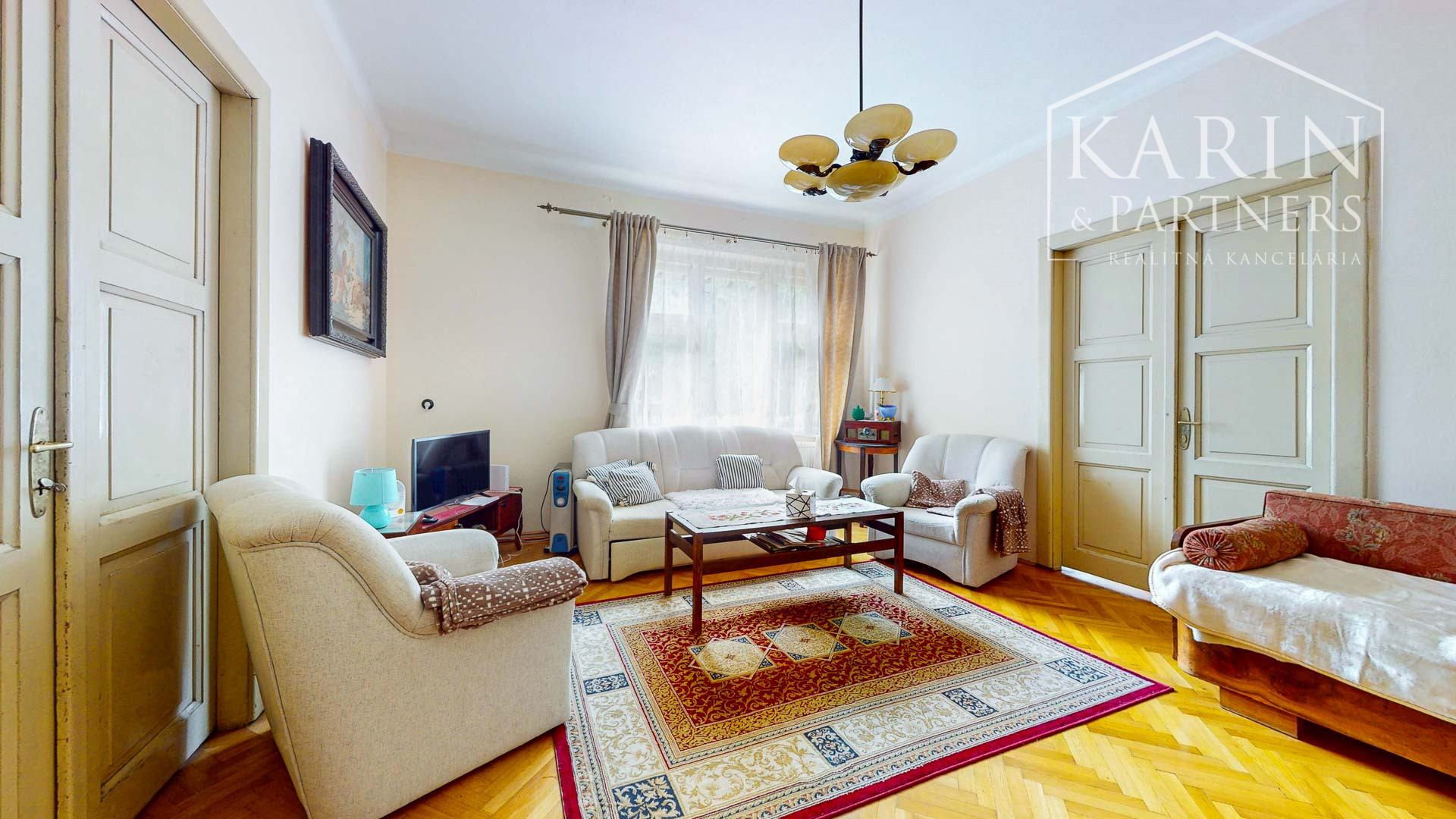 Rodinný dom s priestormi na podnikanie so záhradou a možnosťou vybudovania podkrovia v centre Banskej Štiavnice