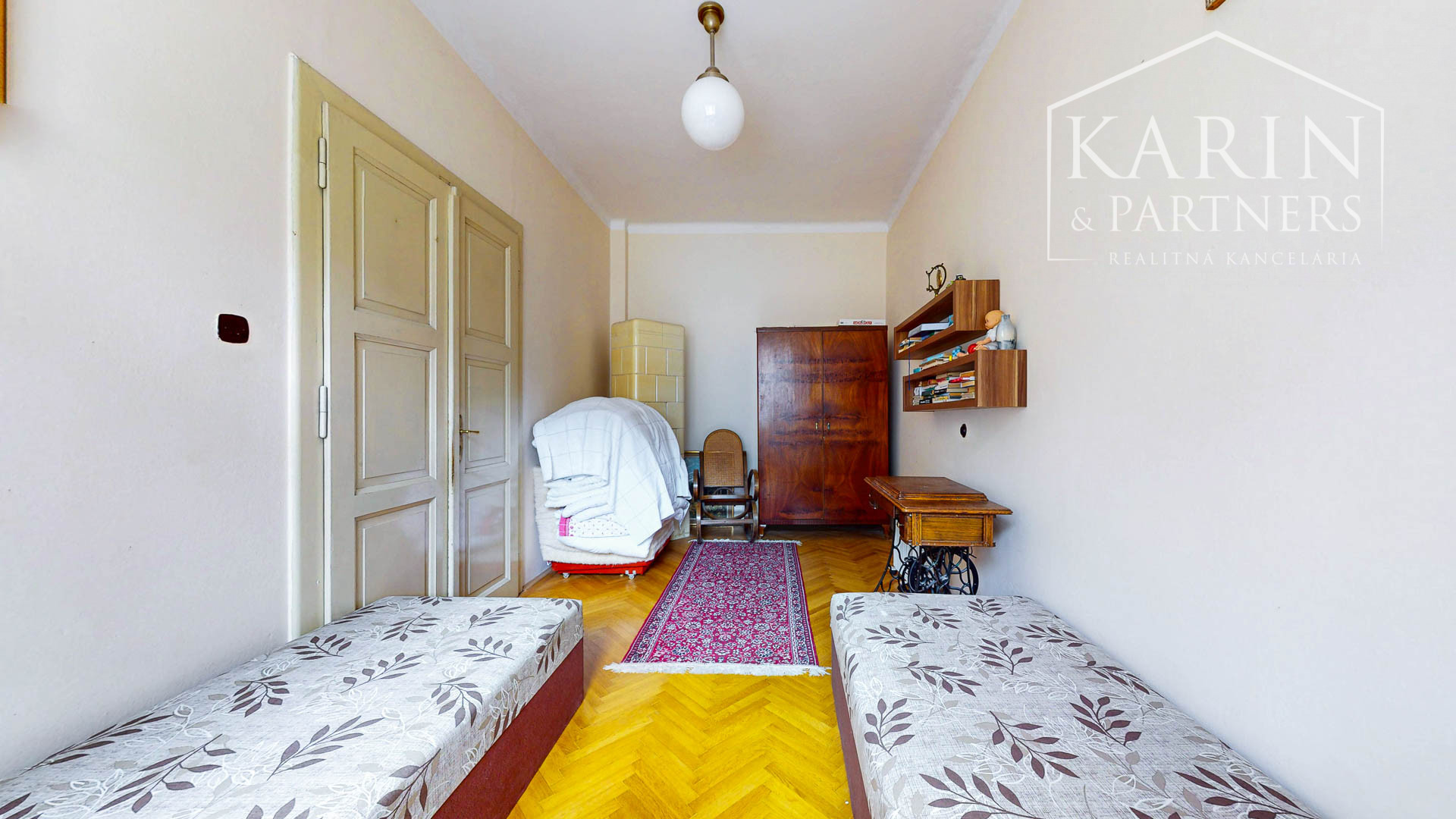 Rodinný dom s priestormi na podnikanie so záhradou a možnosťou vybudovania podkrovia v centre Banskej Štiavnice