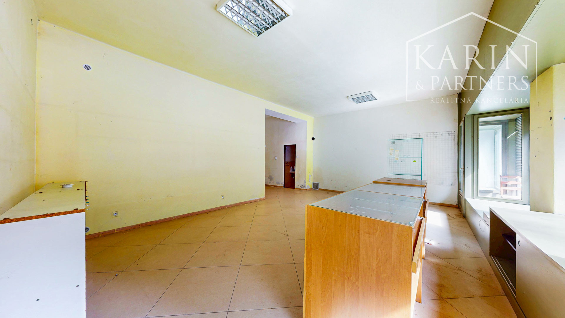 Rodinný dom s priestormi na podnikanie so záhradou a možnosťou vybudovania podkrovia v centre Banskej Štiavnice