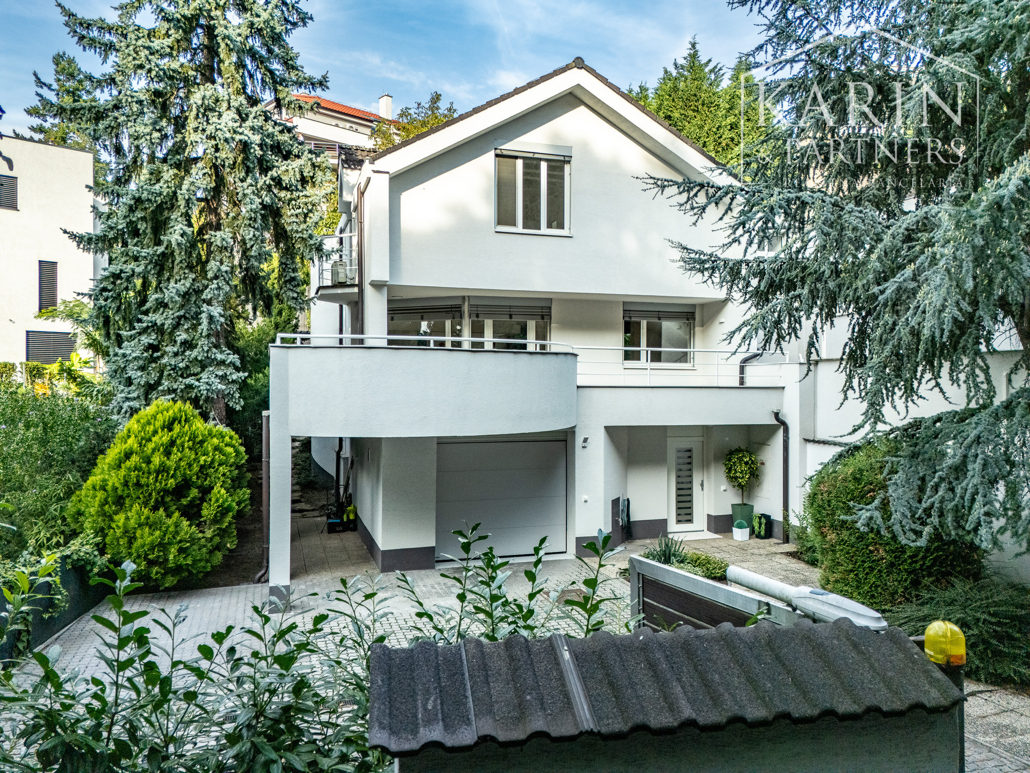 3 podlažná mestská vila na Hradnom kopci | 359m² | garáž | sauna| les