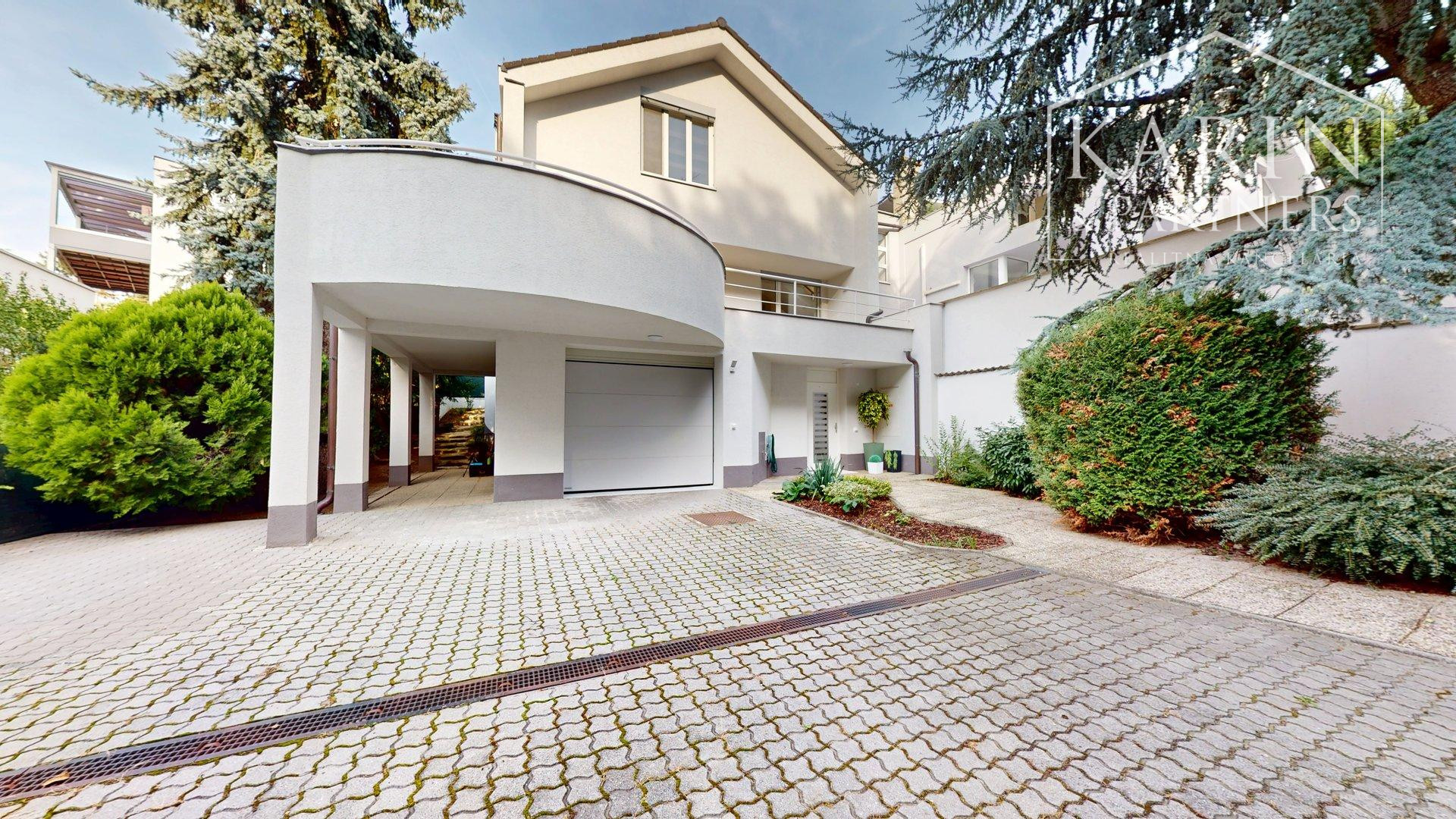 3 podlažná mestská vila na Hradnom kopci | 359m² | garáž | sauna| les