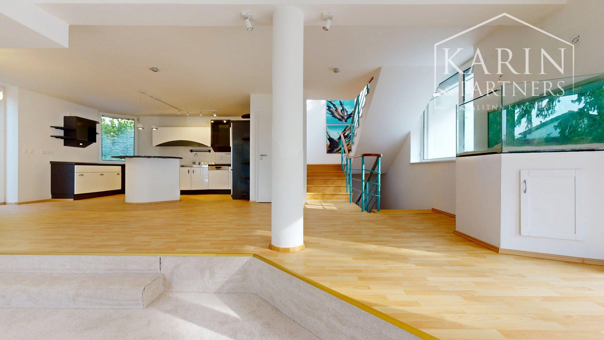 3 podlažná mestská vila na Hradnom kopci | 359m² | garáž | sauna| les