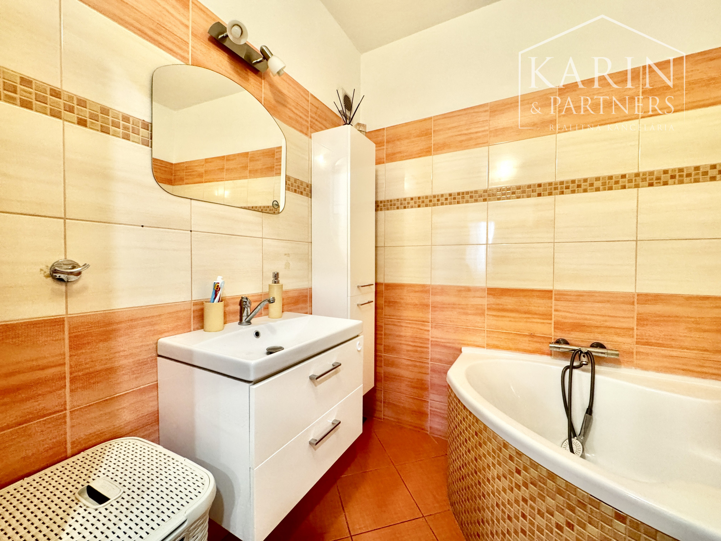 4-izbový byt s vlastnou záhradou s altánkom, 79 m2, Gbely - Záhumenice