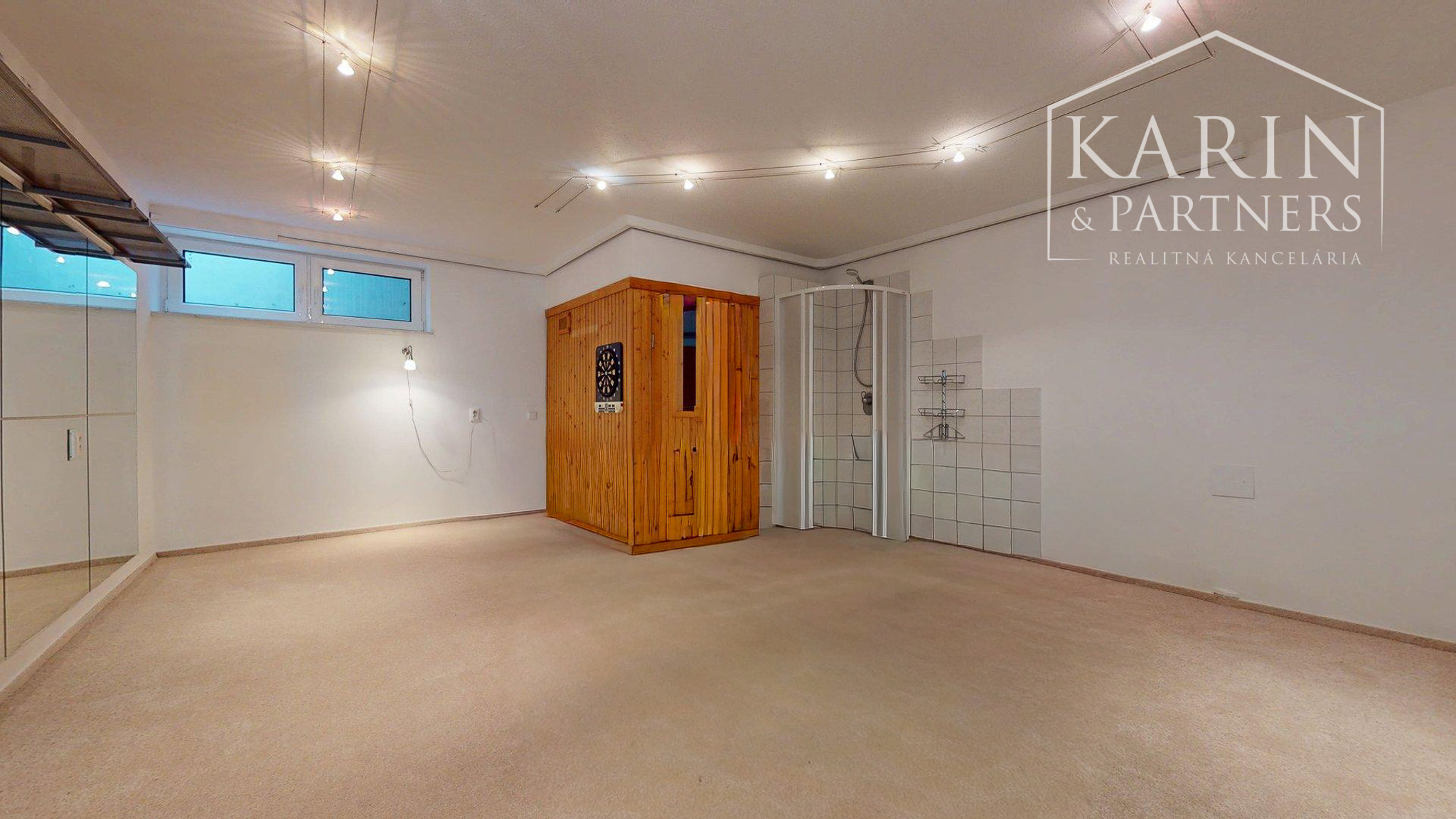 3 podlažná mestská vila na Hradnom kopci | 359m² | garáž | sauna| les