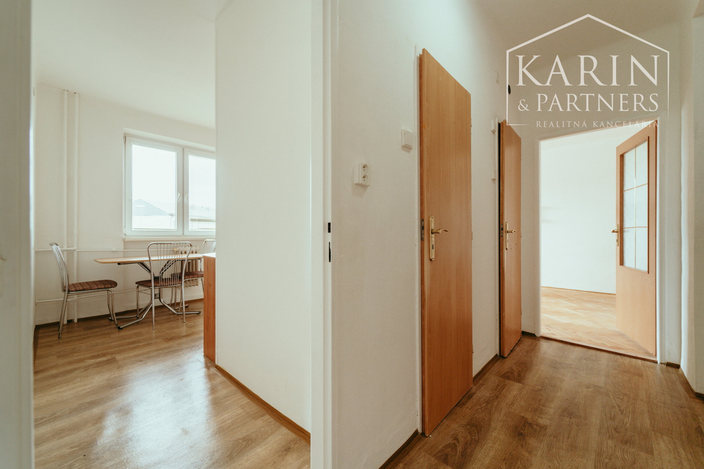 INVESTIČNÝ 3i BYT NA PREDAJ, M. NEŠPORA, HOLÍČ