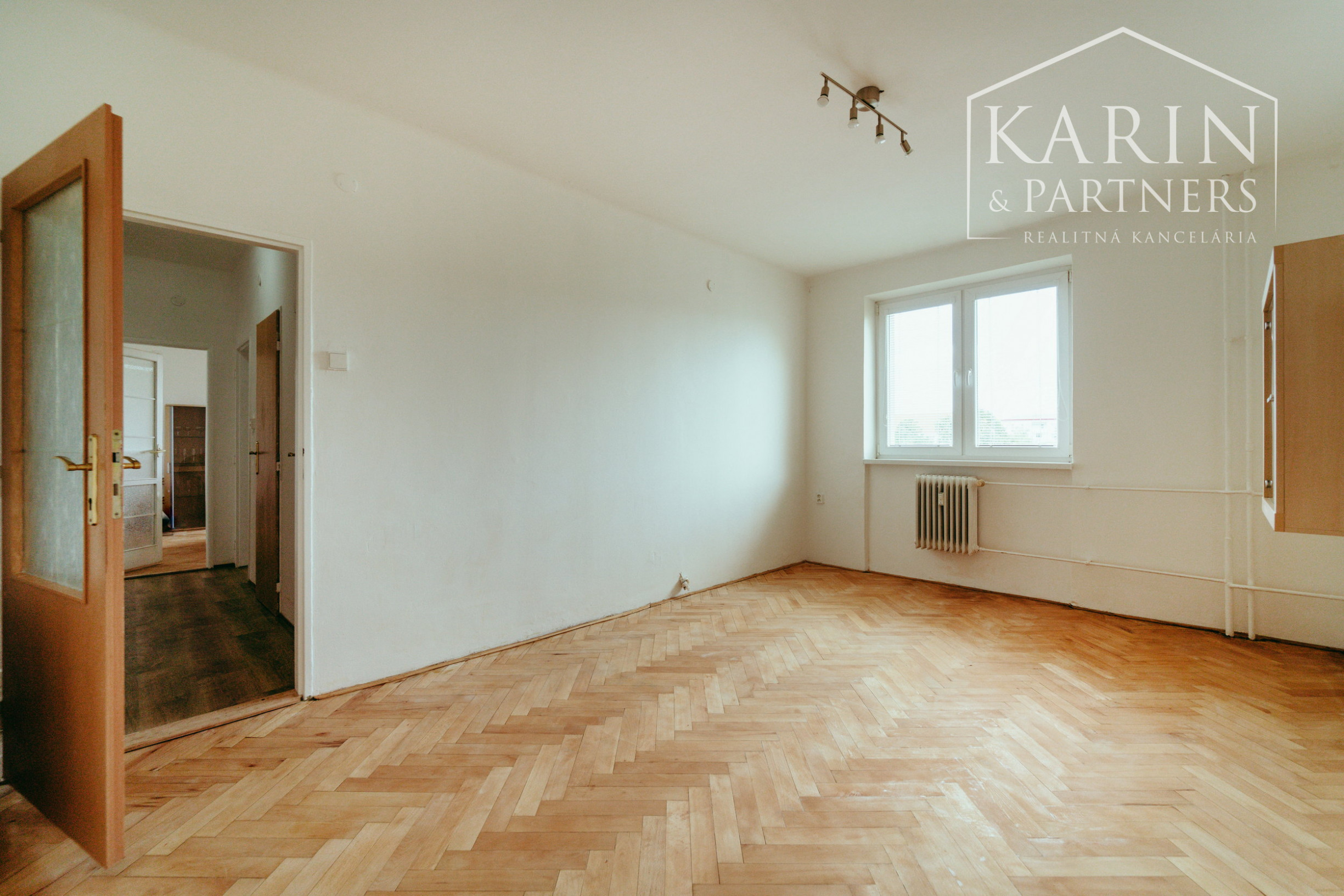 INVESTIČNÝ 3i BYT NA PREDAJ, M. NEŠPORA, HOLÍČ