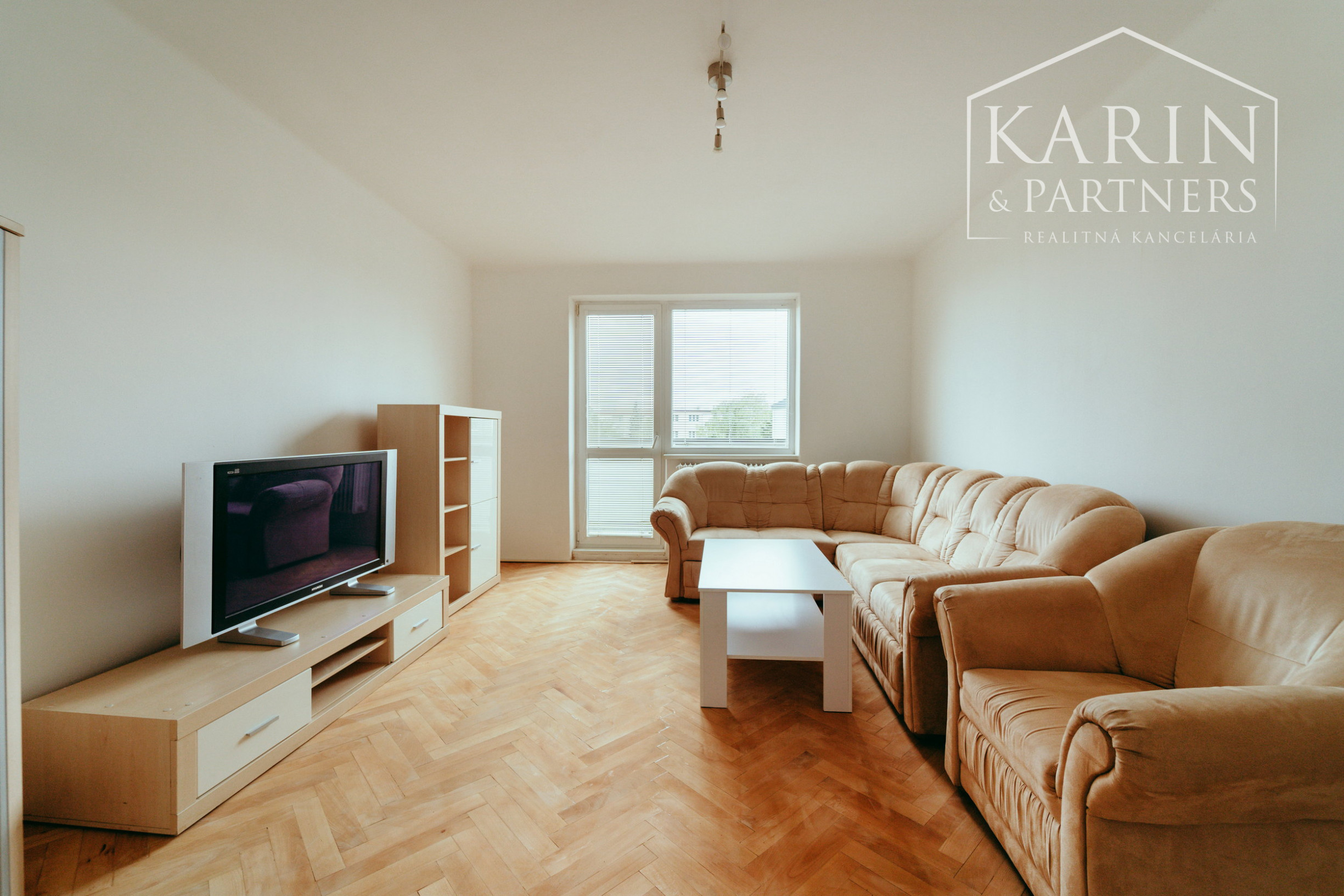 INVESTIČNÝ 3i BYT NA PREDAJ, M. NEŠPORA, HOLÍČ