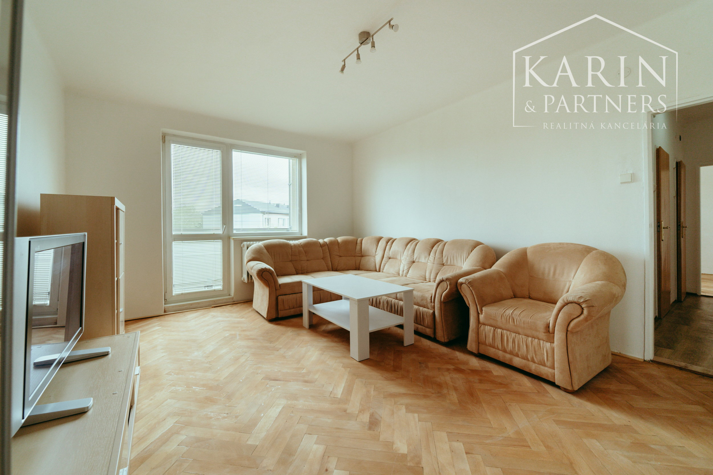 INVESTIČNÝ 3i BYT NA PREDAJ, M. NEŠPORA, HOLÍČ