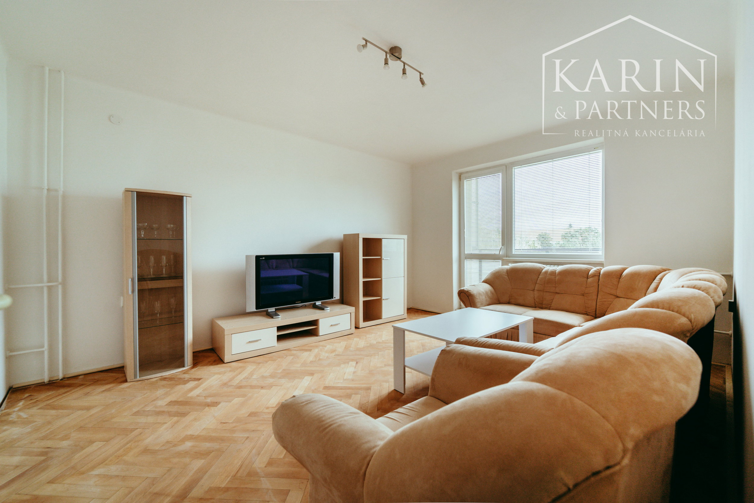 INVESTIČNÝ 3i BYT NA PREDAJ, M. NEŠPORA, HOLÍČ