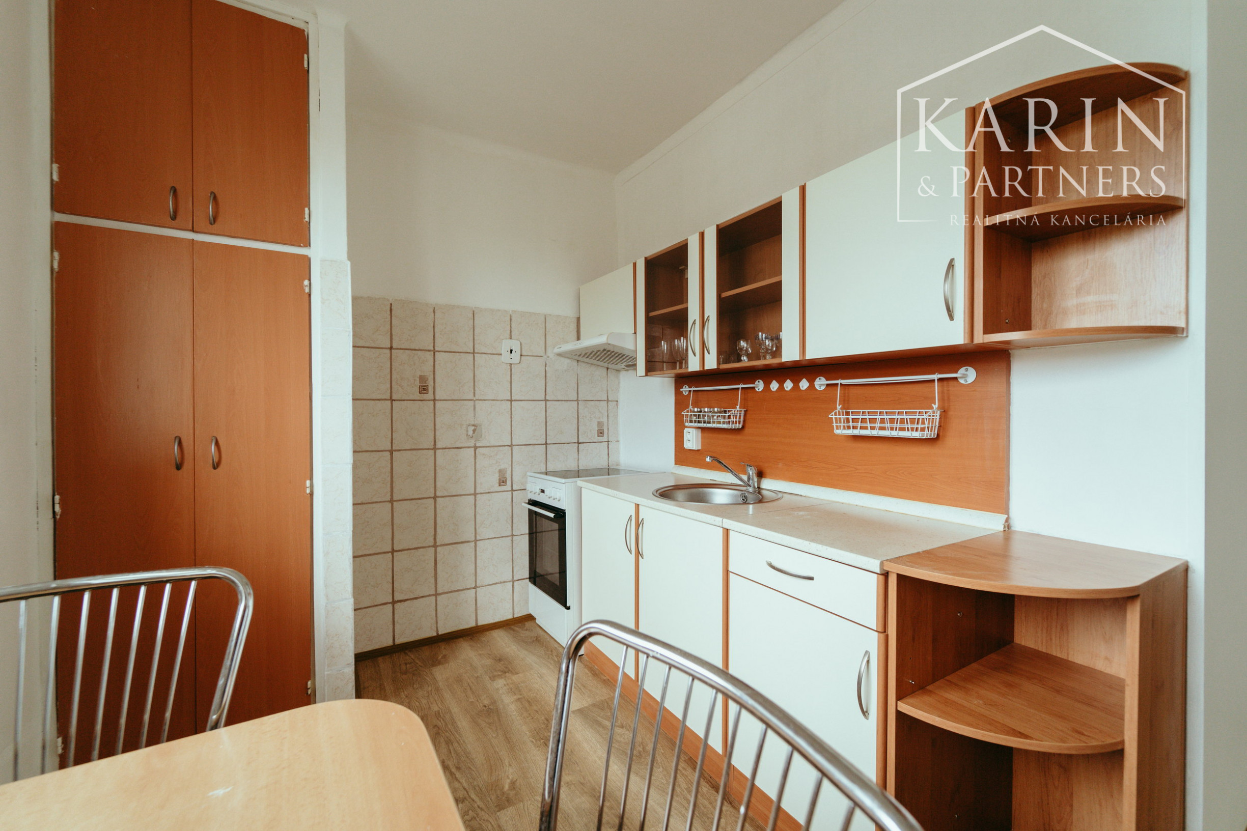 INVESTIČNÝ 3i BYT NA PREDAJ, M. NEŠPORA, HOLÍČ