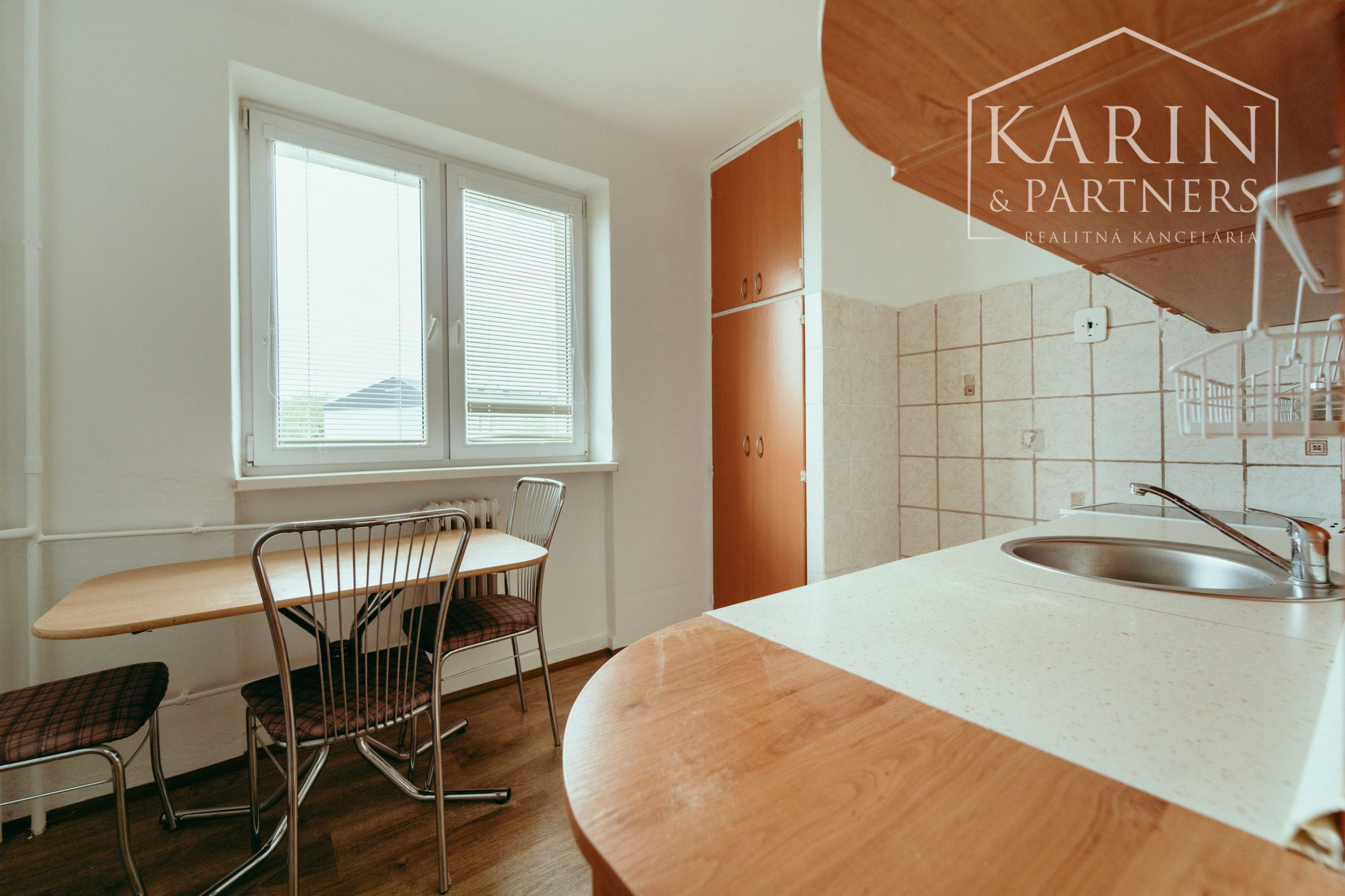 INVESTIČNÝ 3i BYT NA PREDAJ, M. NEŠPORA, HOLÍČ