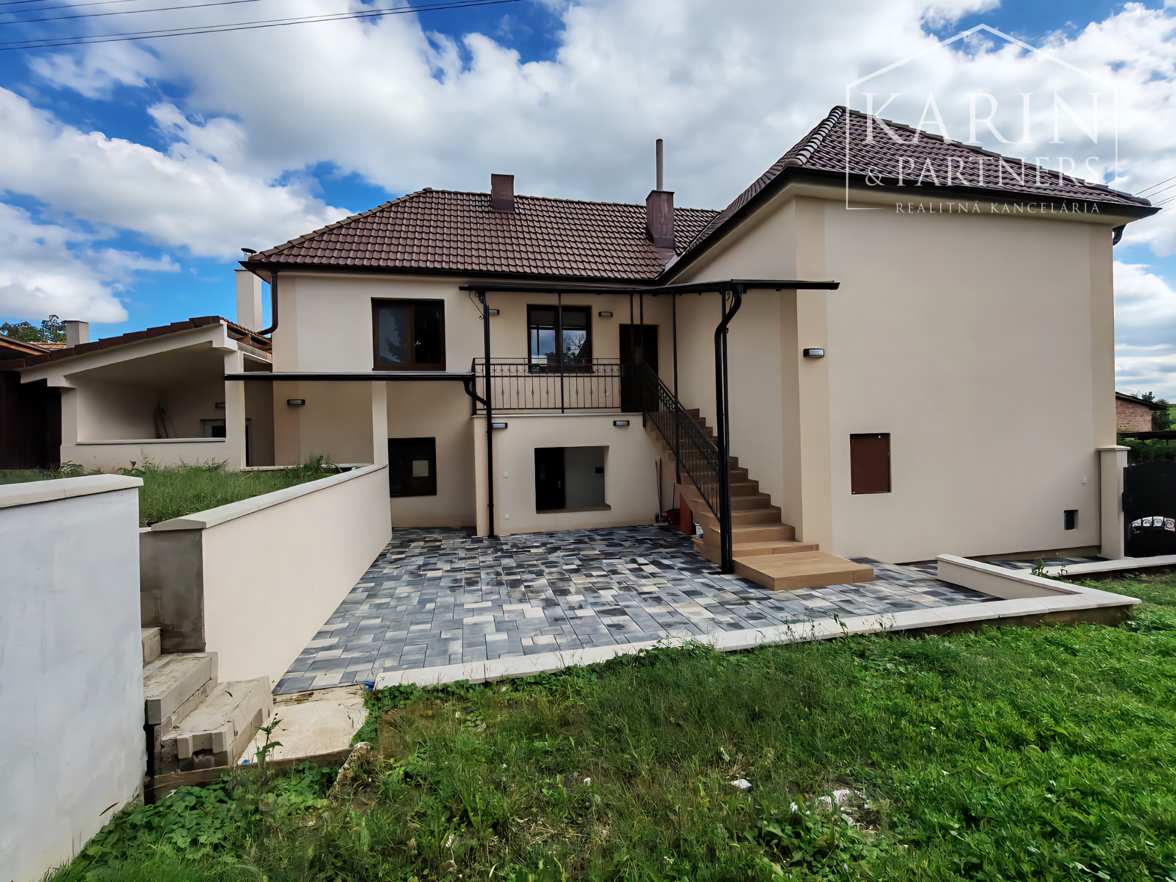 Kompletne zrekonštruovaný dvojpodlažný dom v Haliči vzdialený len 8 km od Lučenca