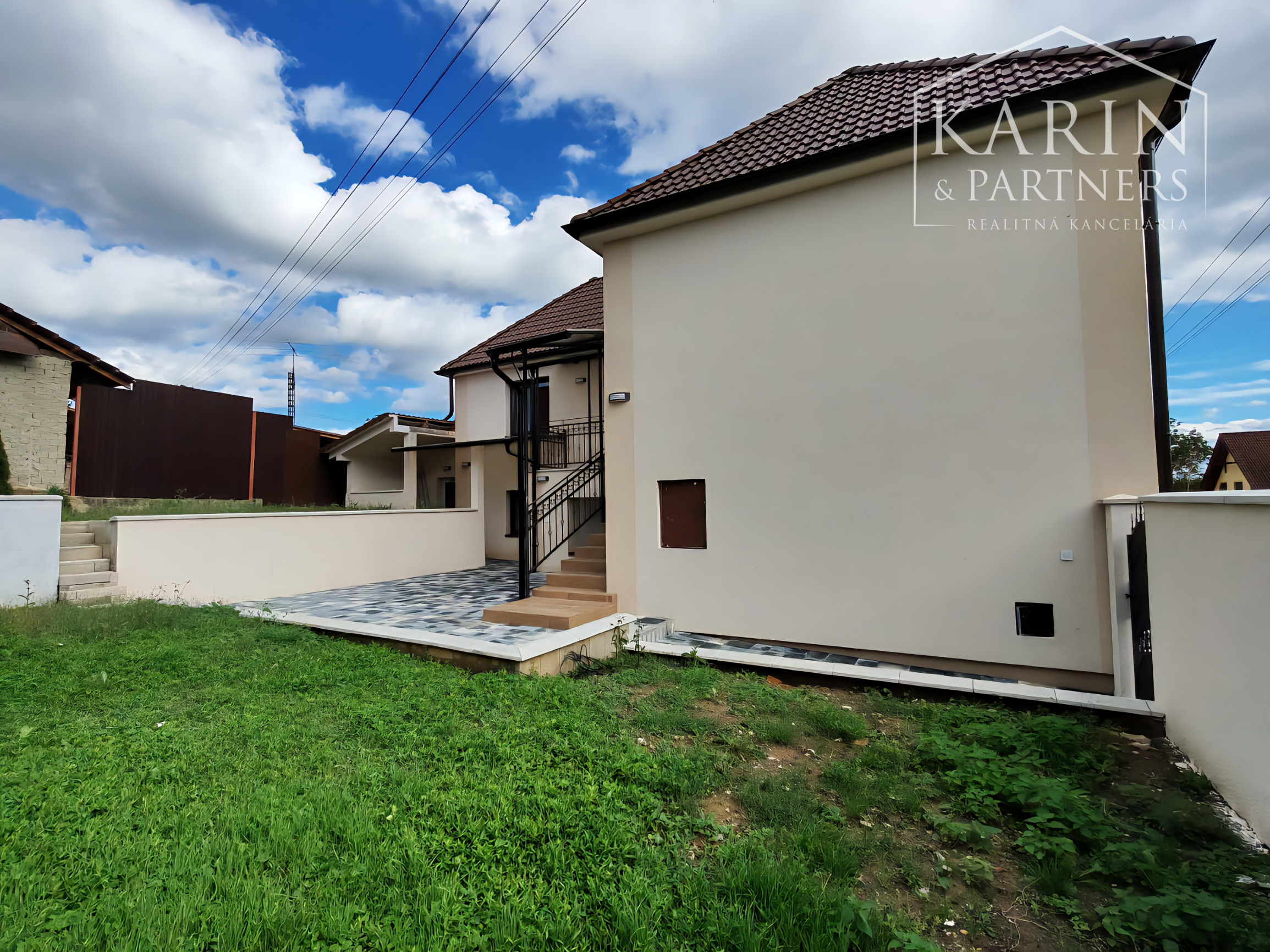 Kompletne zrekonštruovaný dvojpodlažný dom v Haliči vzdialený len 8 km od Lučenca