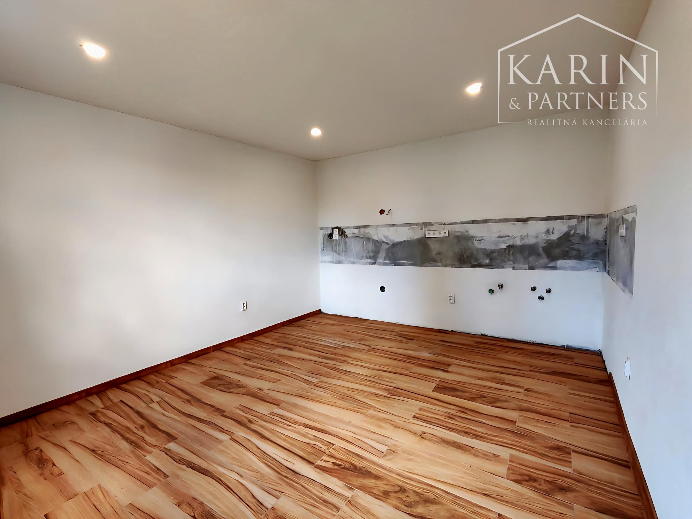 Kompletne zrekonštruovaný dvojpodlažný dom v Haliči vzdialený len 8 km od Lučenca