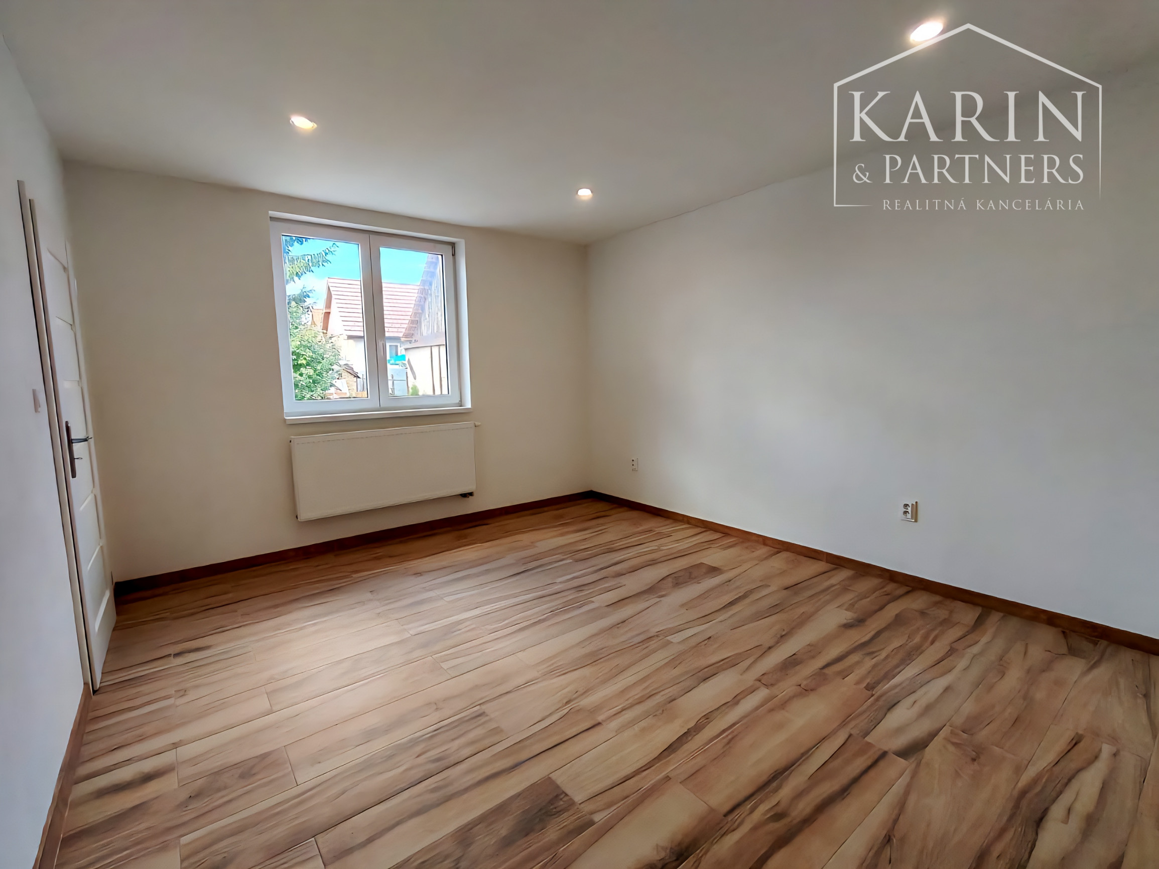 Kompletne zrekonštruovaný dvojpodlažný dom v Haliči vzdialený len 8 km od Lučenca