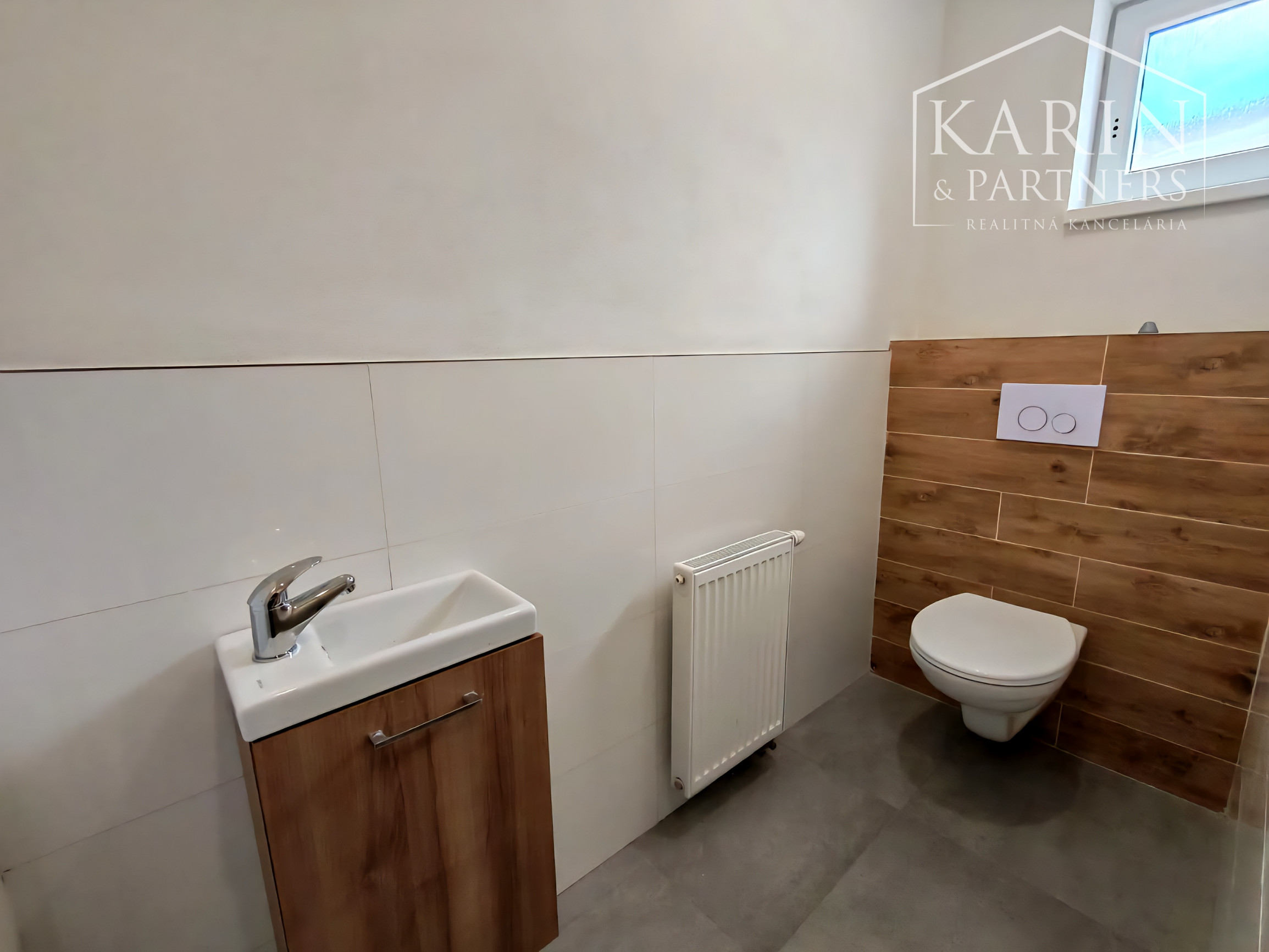 Kompletne zrekonštruovaný dvojpodlažný dom v Haliči vzdialený len 8 km od Lučenca