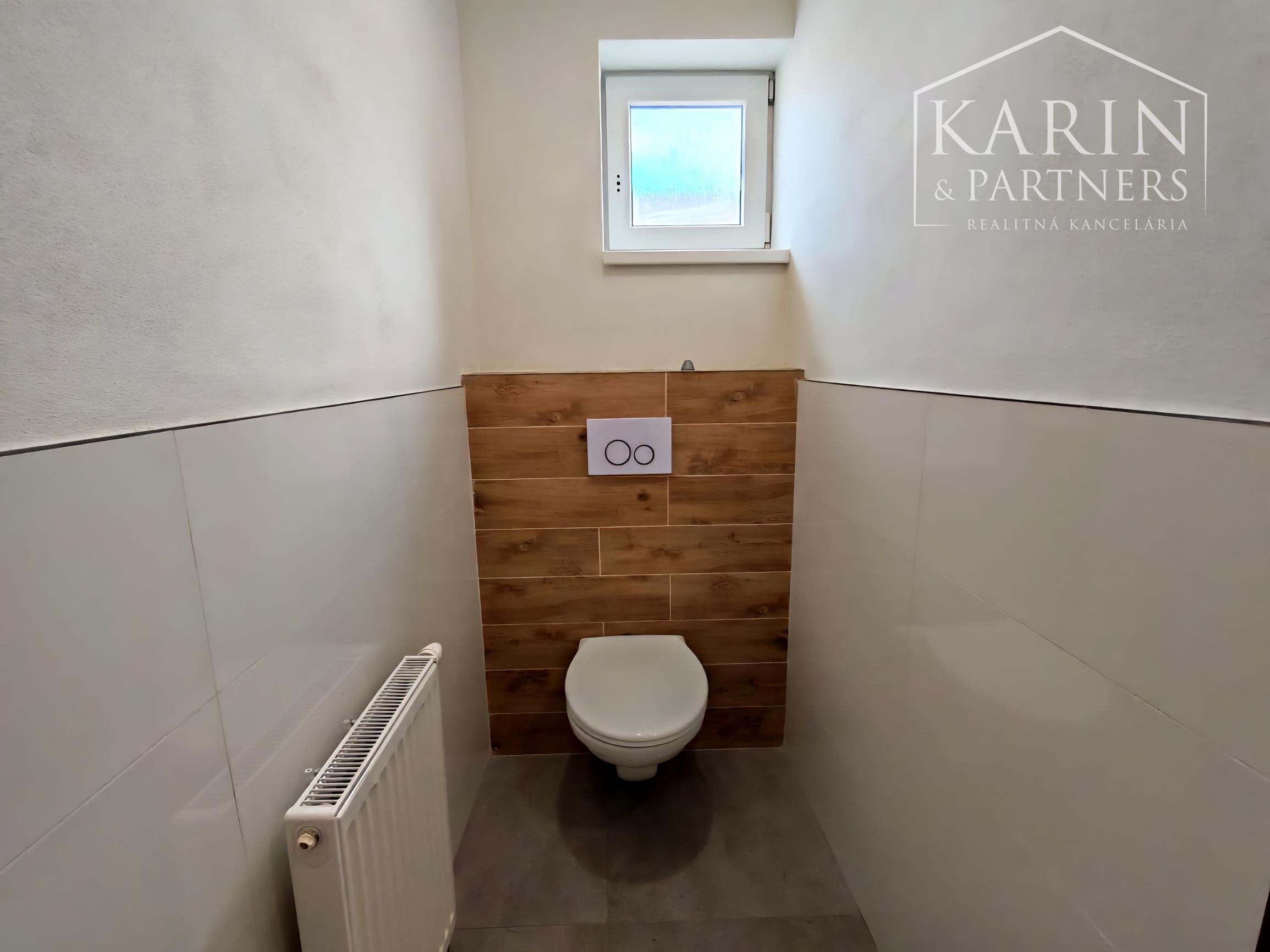 Kompletne zrekonštruovaný dvojpodlažný dom v Haliči vzdialený len 8 km od Lučenca