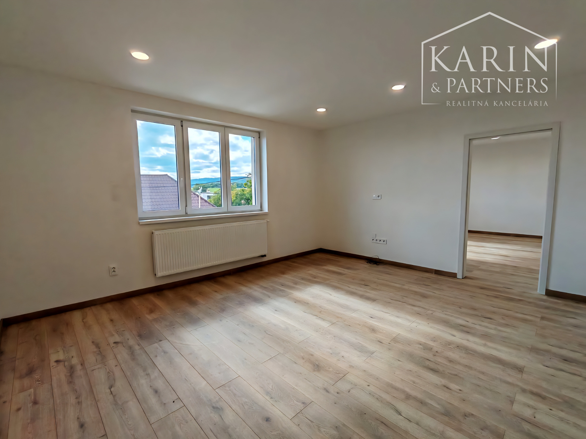 Kompletne zrekonštruovaný dvojpodlažný dom v Haliči vzdialený len 8 km od Lučenca