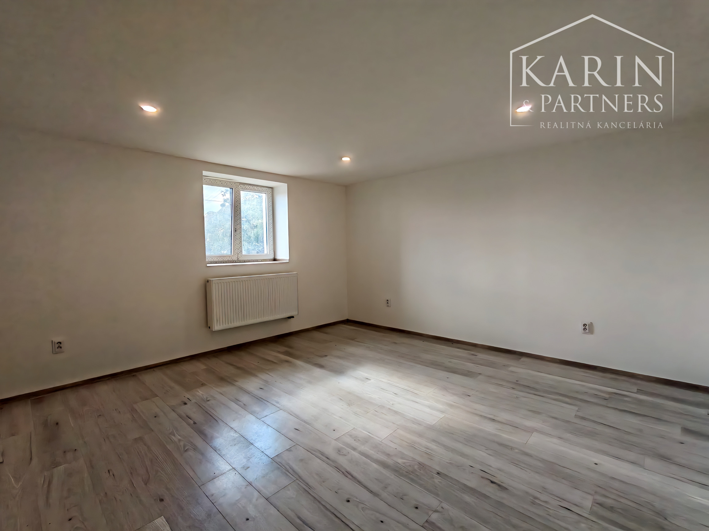 Kompletne zrekonštruovaný dvojpodlažný dom v Haliči vzdialený len 8 km od Lučenca