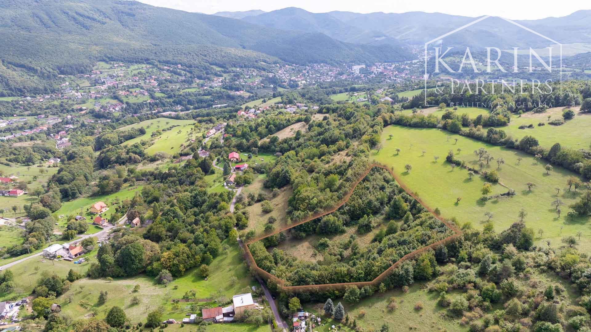 Unikátna Investičná Príležitosť: 9629m2 Na Samostatnú Rezidenčnú Výstavbu v Novej Bani!