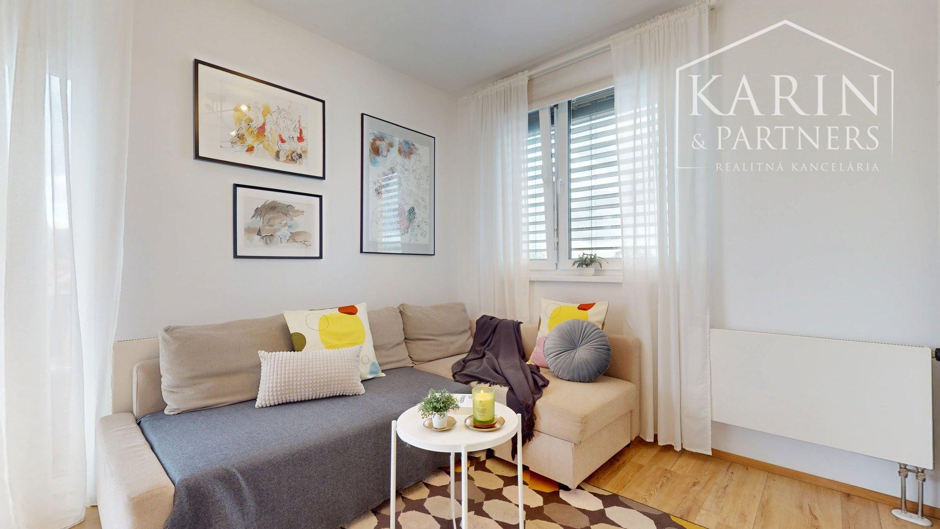 REZERVOVANÉ PRAKTICKY ZARIADENÝ 2I BYT S BALKÓNOM A PIVNICOU