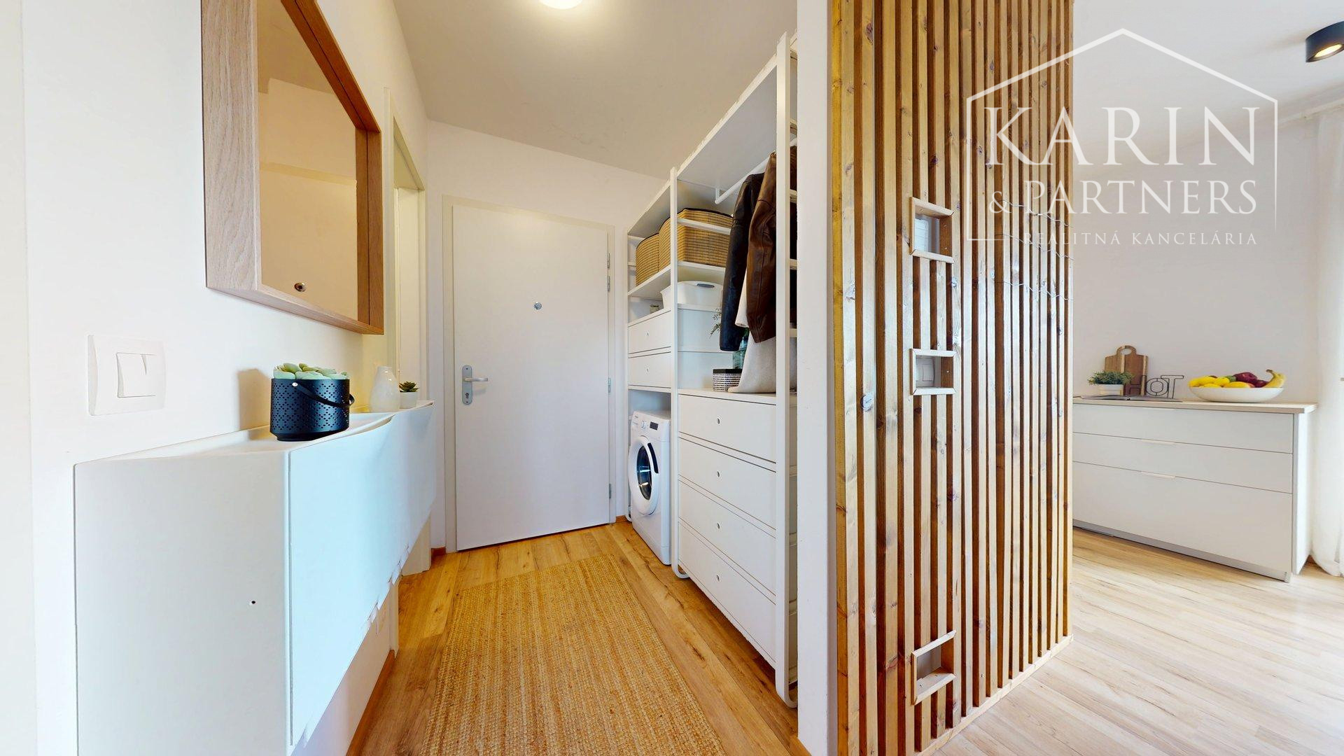 REZERVOVANÉ PRAKTICKY ZARIADENÝ 2I BYT S BALKÓNOM A PIVNICOU