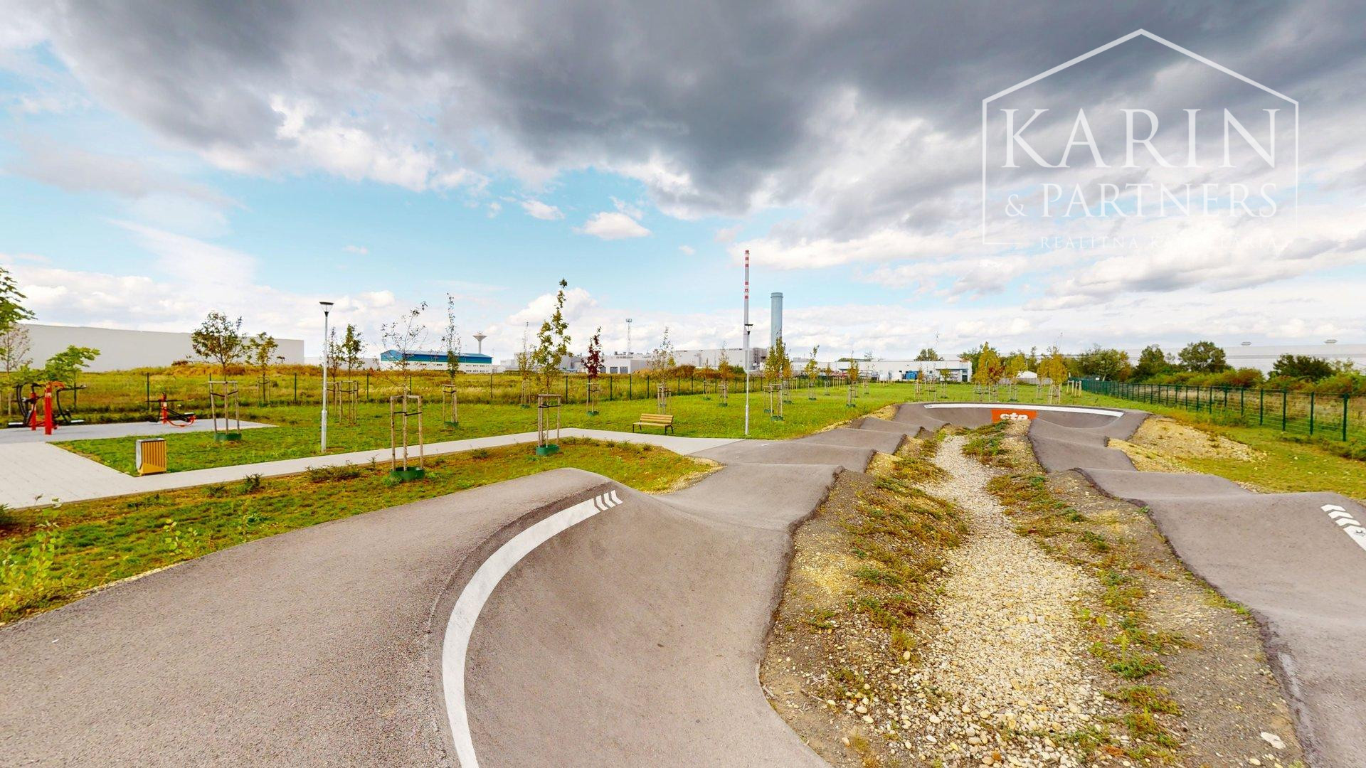 REZERVOVANÉ PRAKTICKY ZARIADENÝ 2I BYT S BALKÓNOM A PIVNICOU