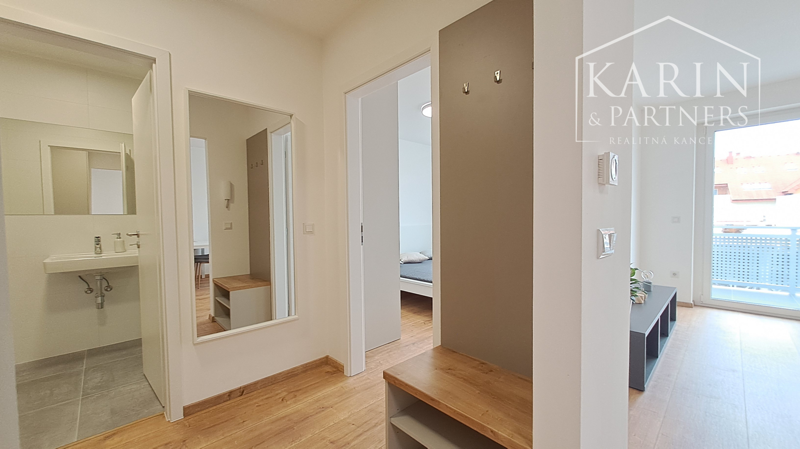 Prenájom nový zariadený 2-izbový byt s parkovaním v novostavbe, Rajka